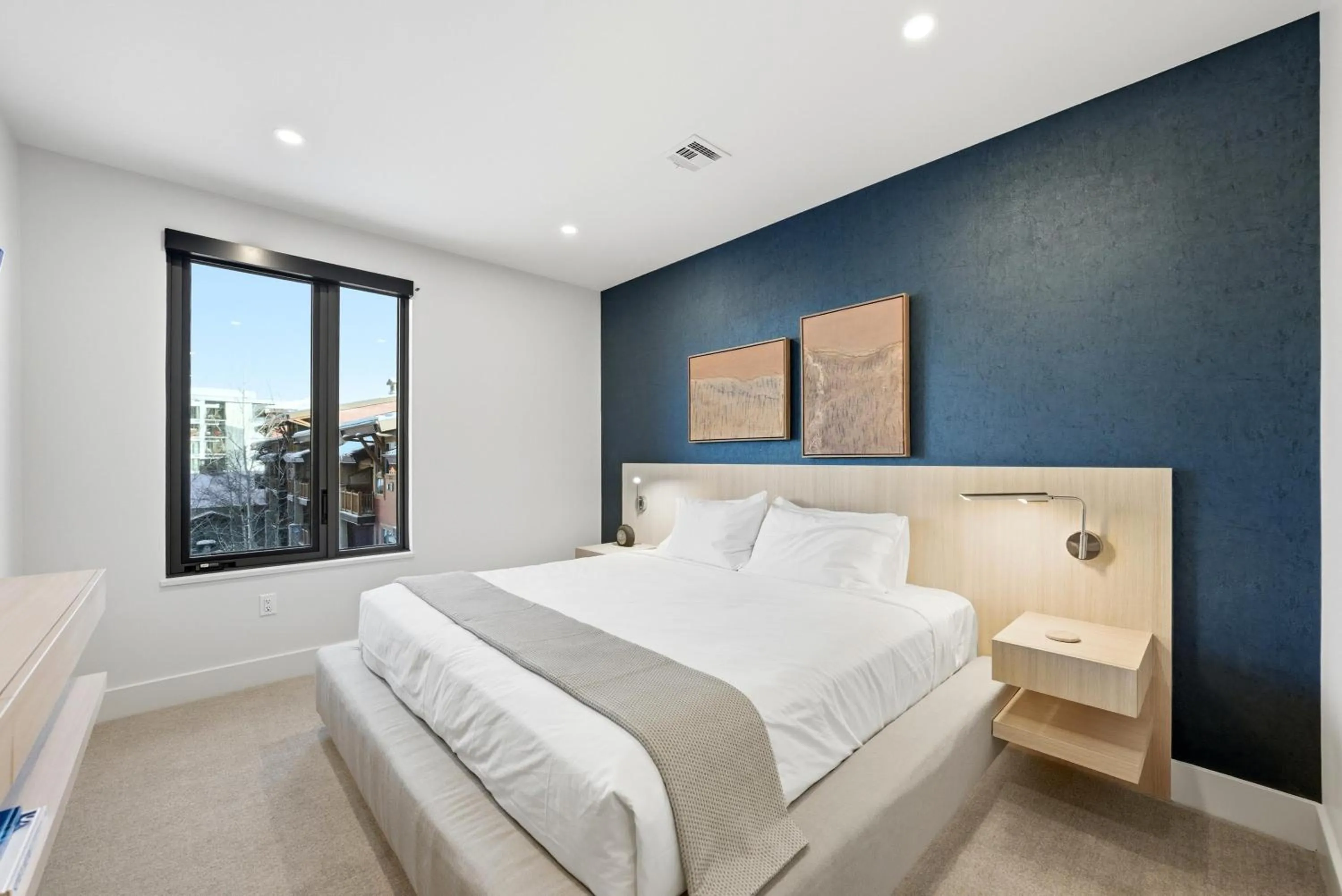 Photo of the whole room, Bed in Hyatt Centric Park City