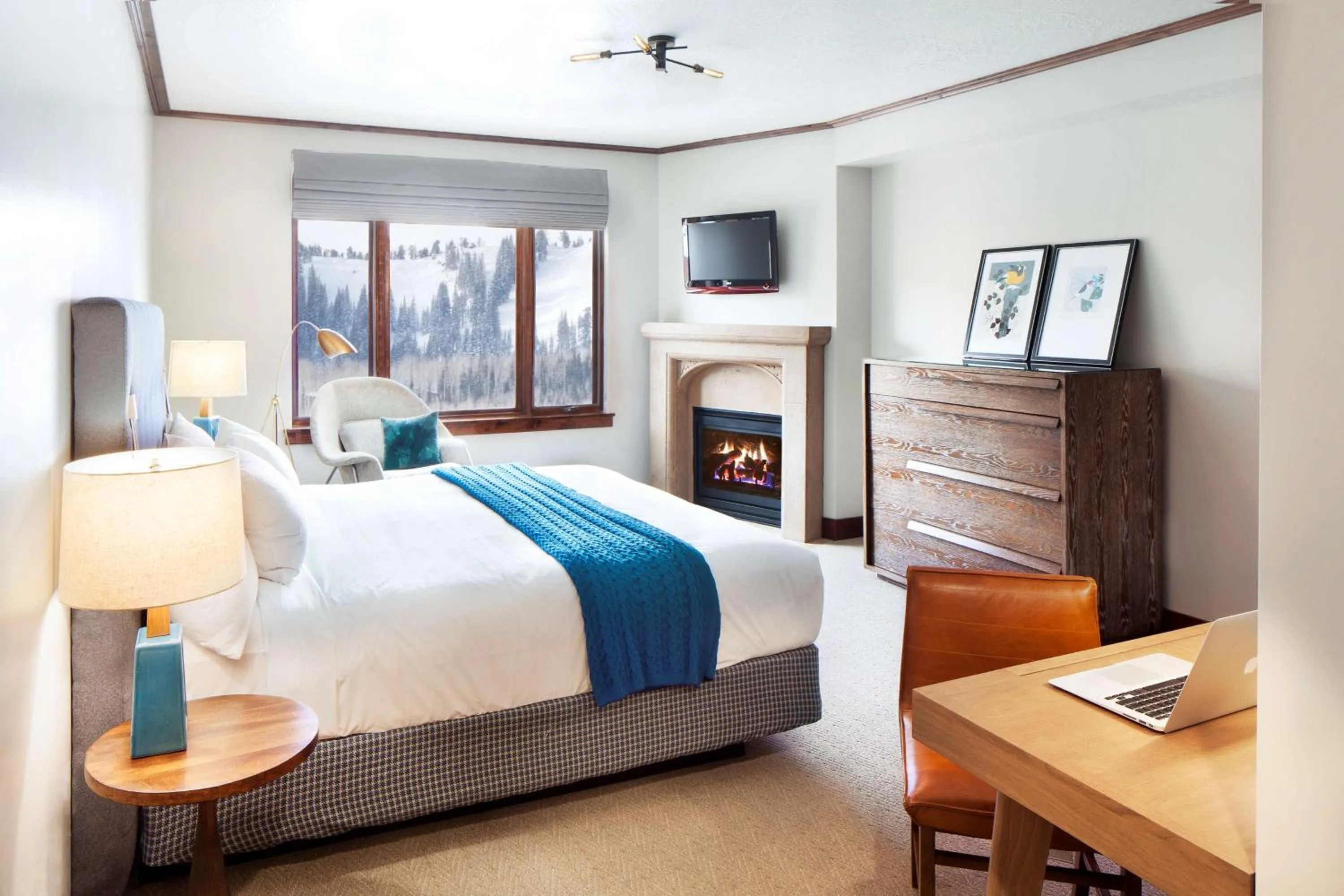 Photo of the whole room, Bed in Hyatt Centric Park City