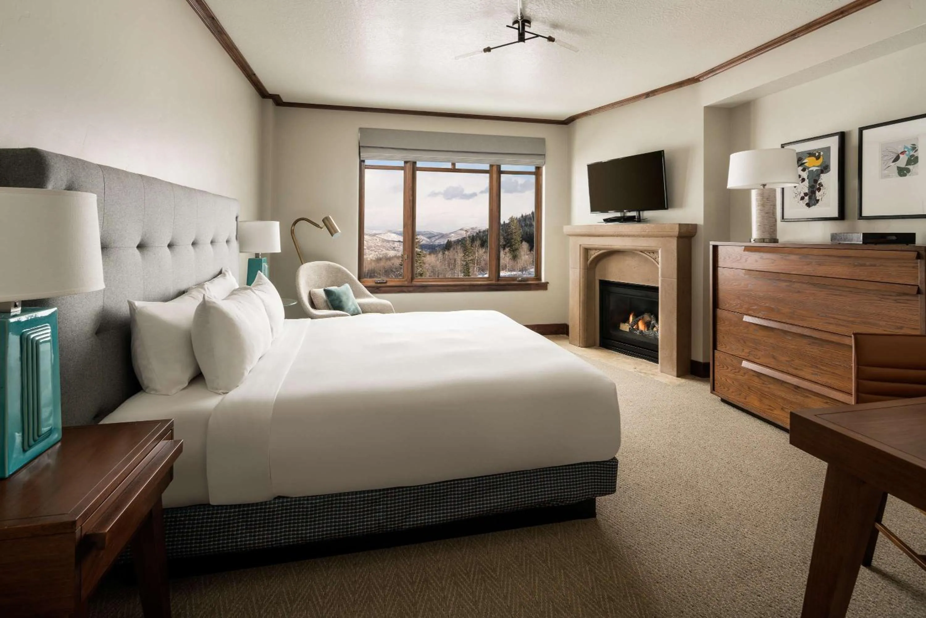 Photo of the whole room, Bed in Hyatt Centric Park City