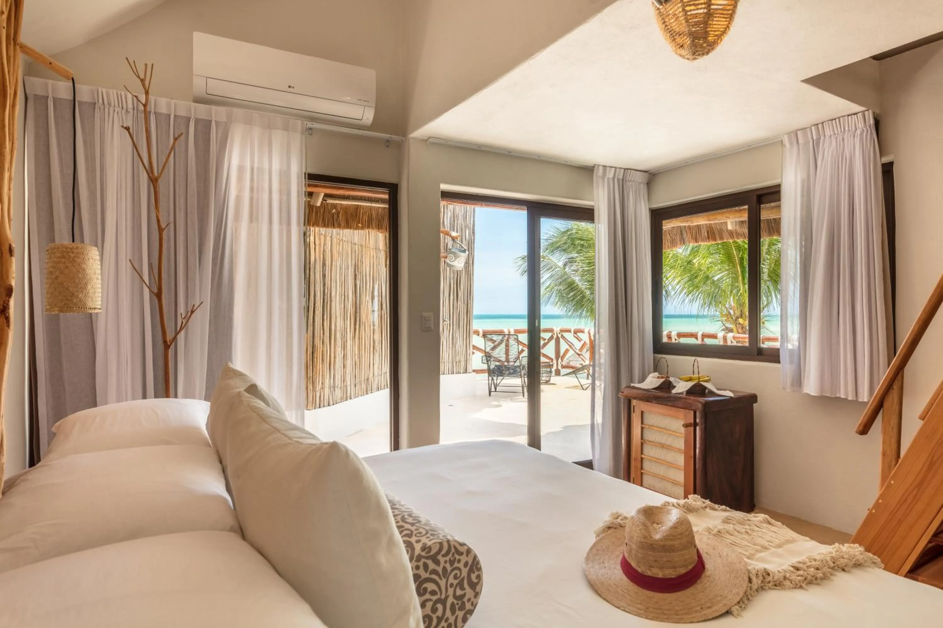 Bed in Hotel Villas Flamingos