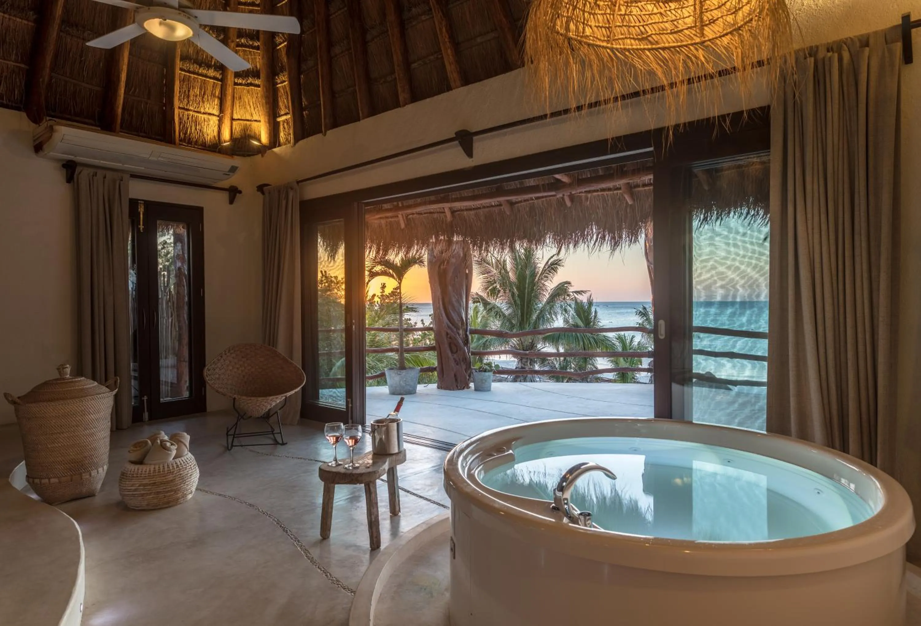 Hot Tub in Hotel Villas Flamingos