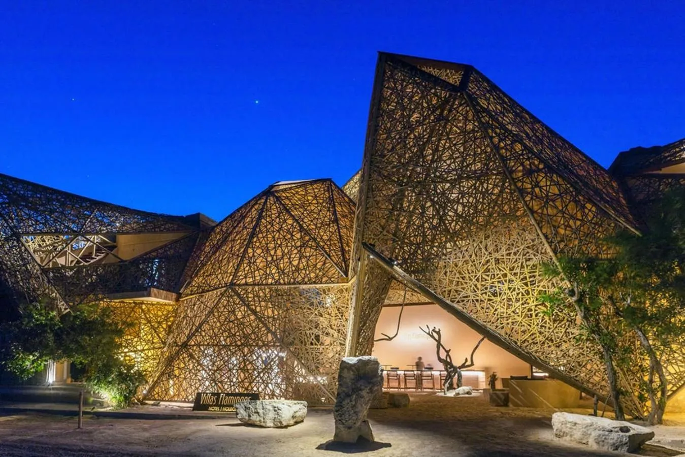 Property building in Hotel Villas Flamingos