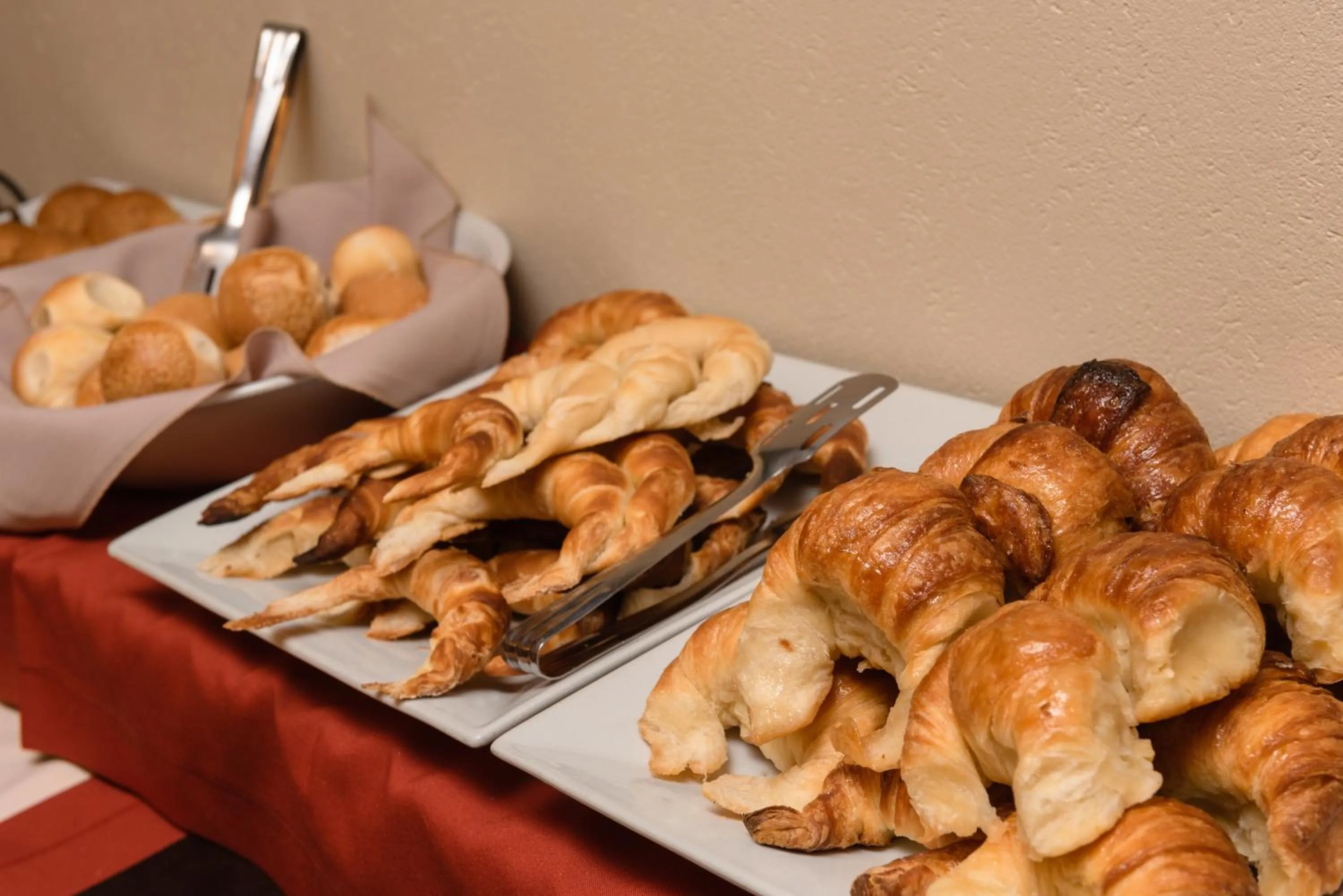 Buffet breakfast in Icaro Suites