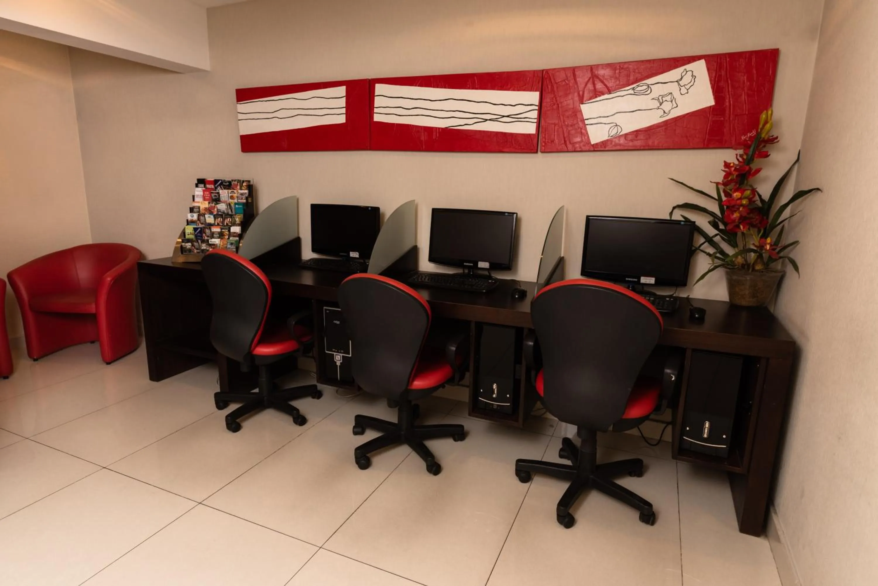 Business facilities in Icaro Suites