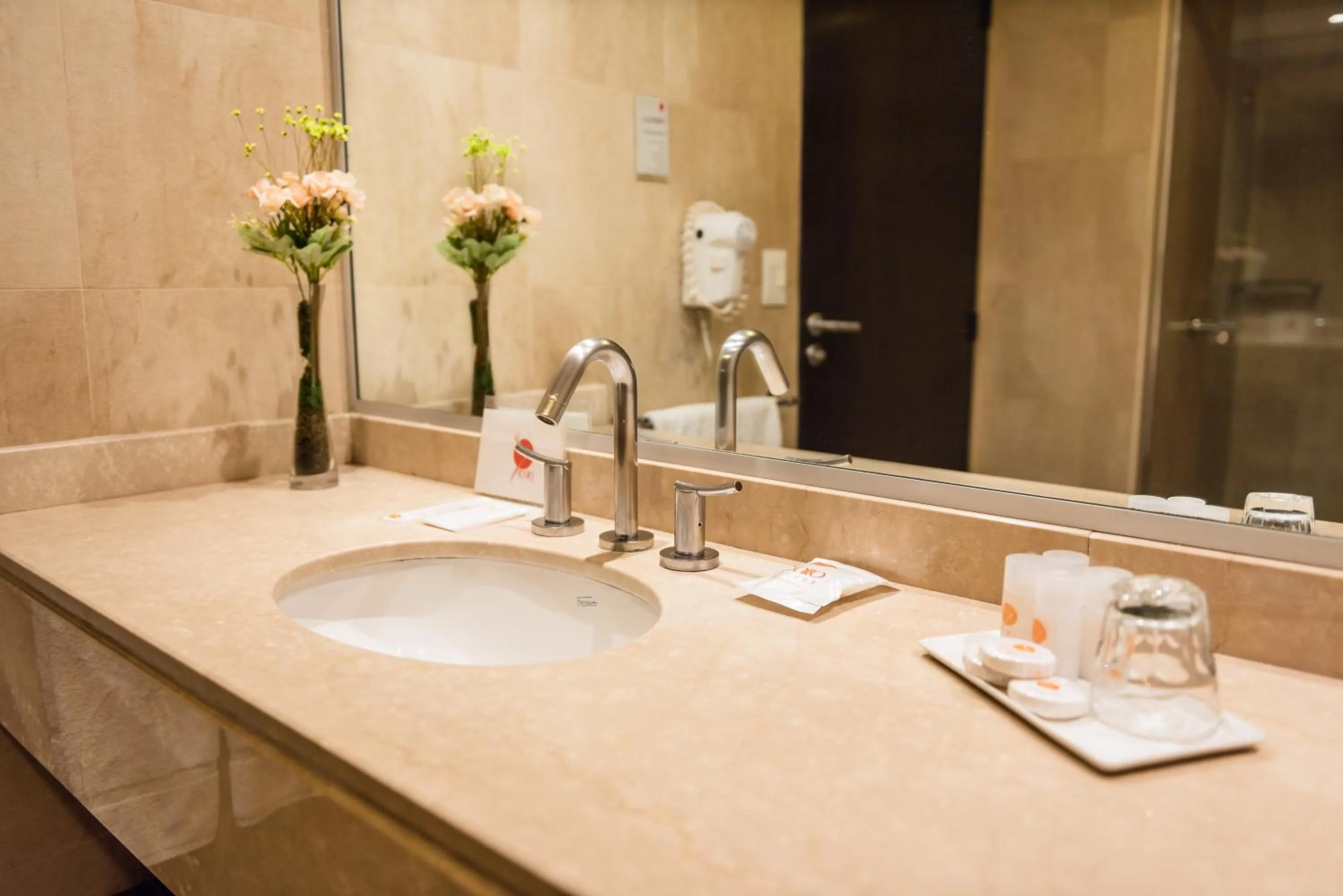 Bathroom in Icaro Suites