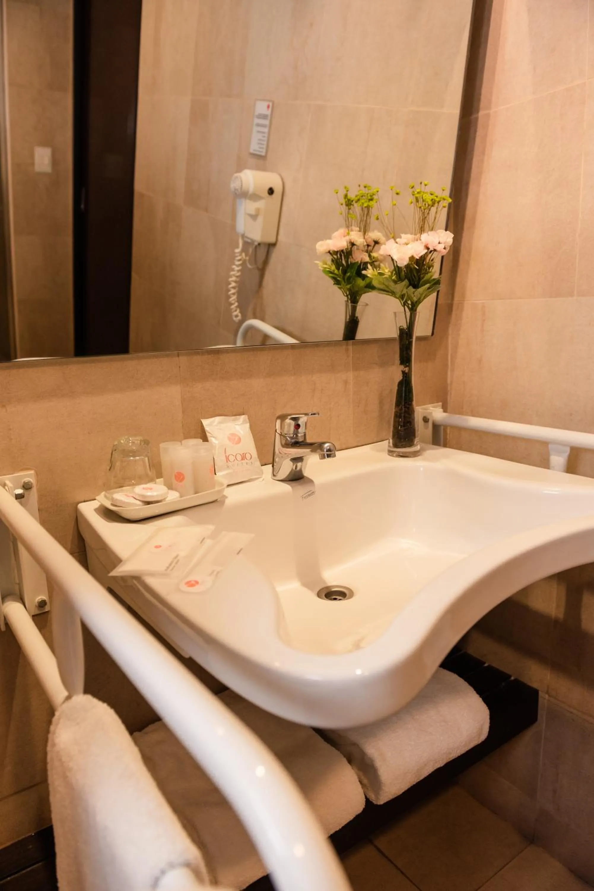 Bathroom in Icaro Suites