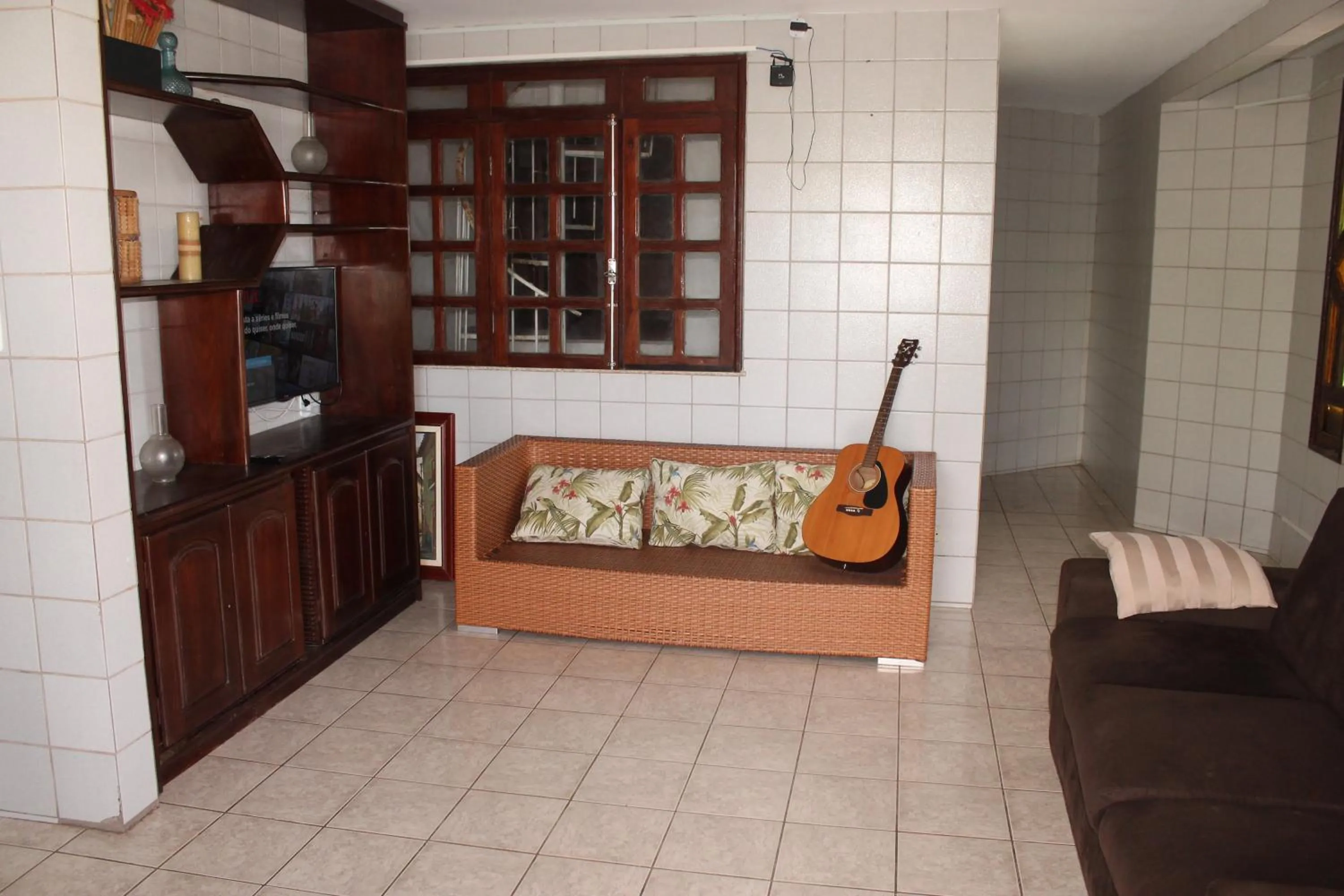 Communal lounge/ TV room, Bed in Hotel Pousada Farol da Praia