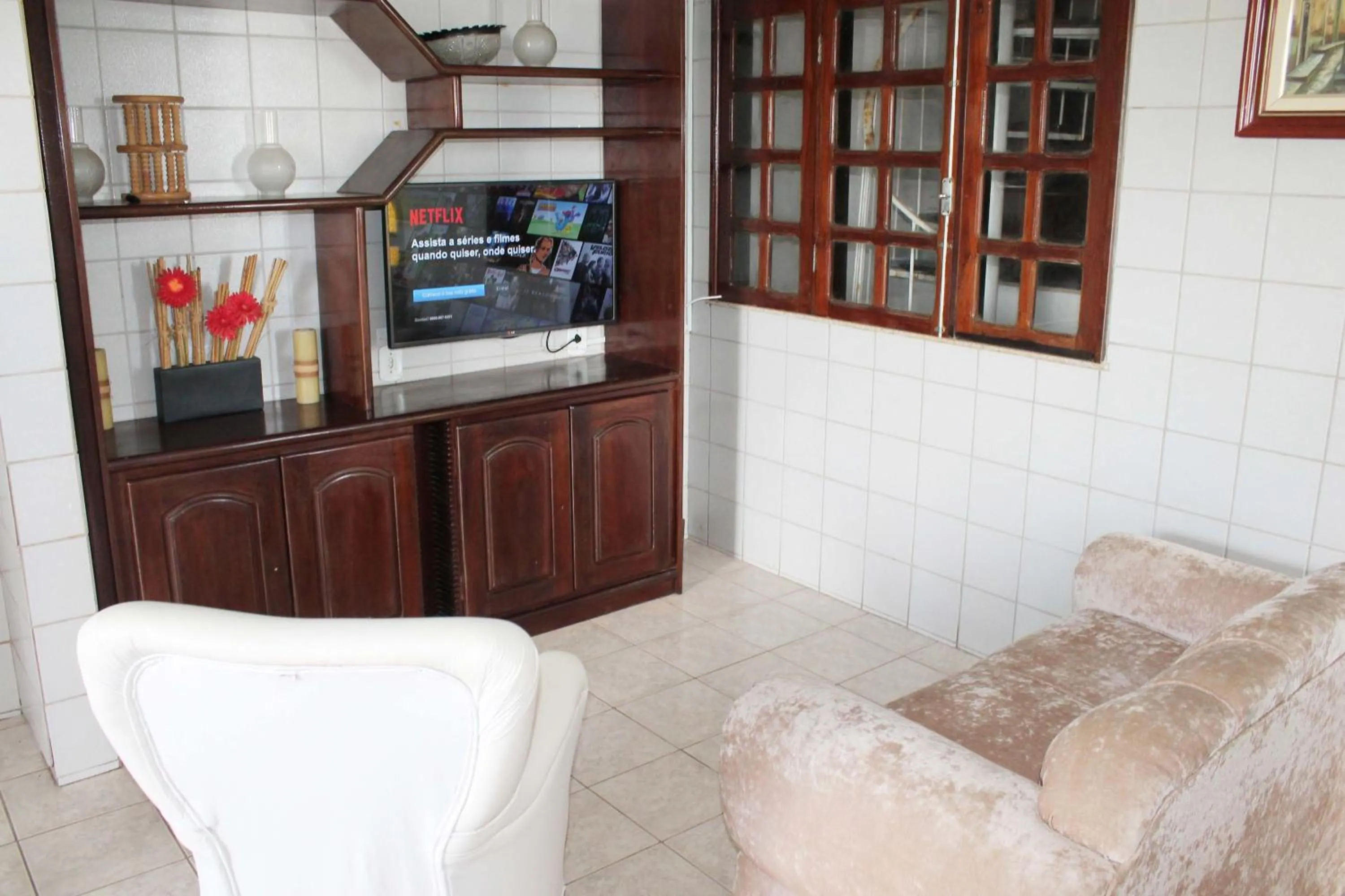 Communal lounge/ TV room in Hotel Pousada Farol da Praia