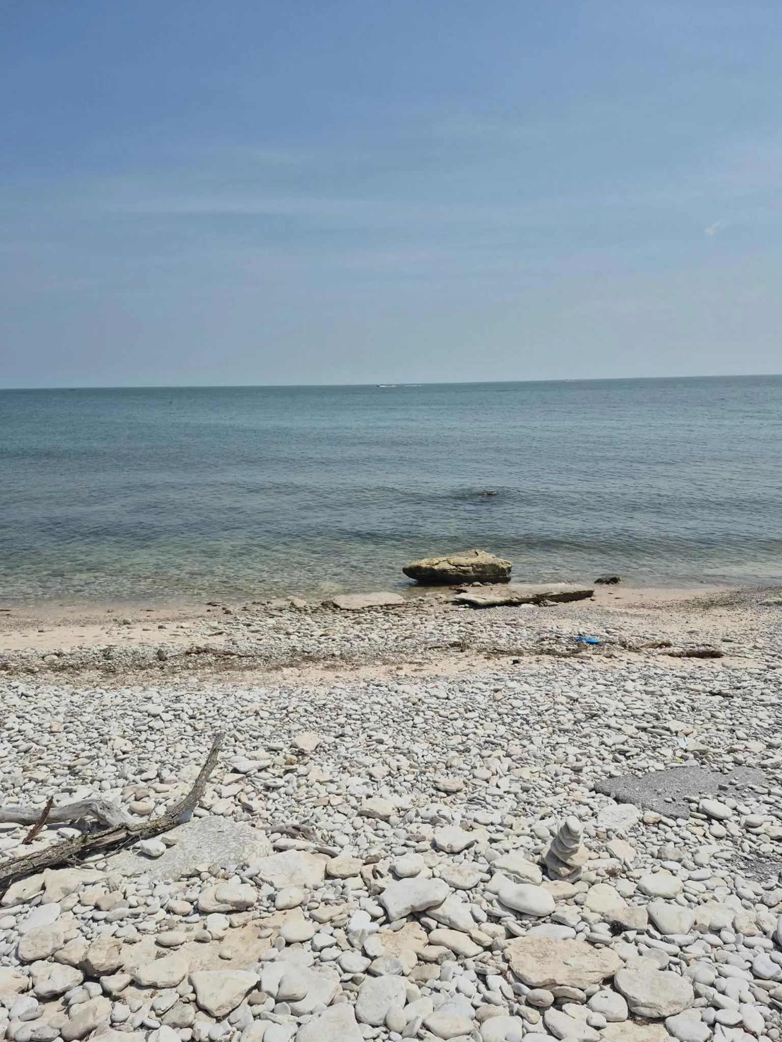 Beach in Lake Point Motel