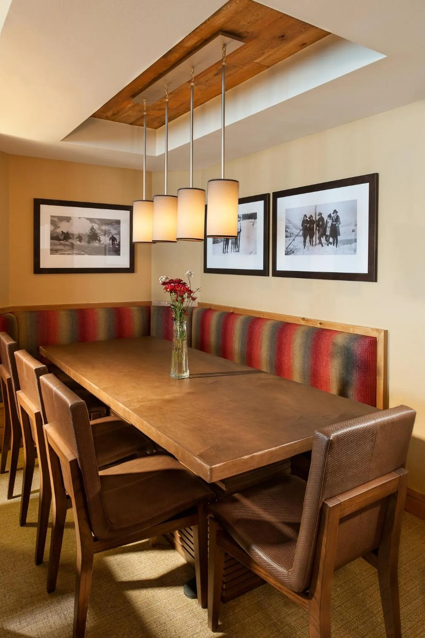 Restaurant/places to eat in Grand Summit Hotel - Canyons Village, a RockResort