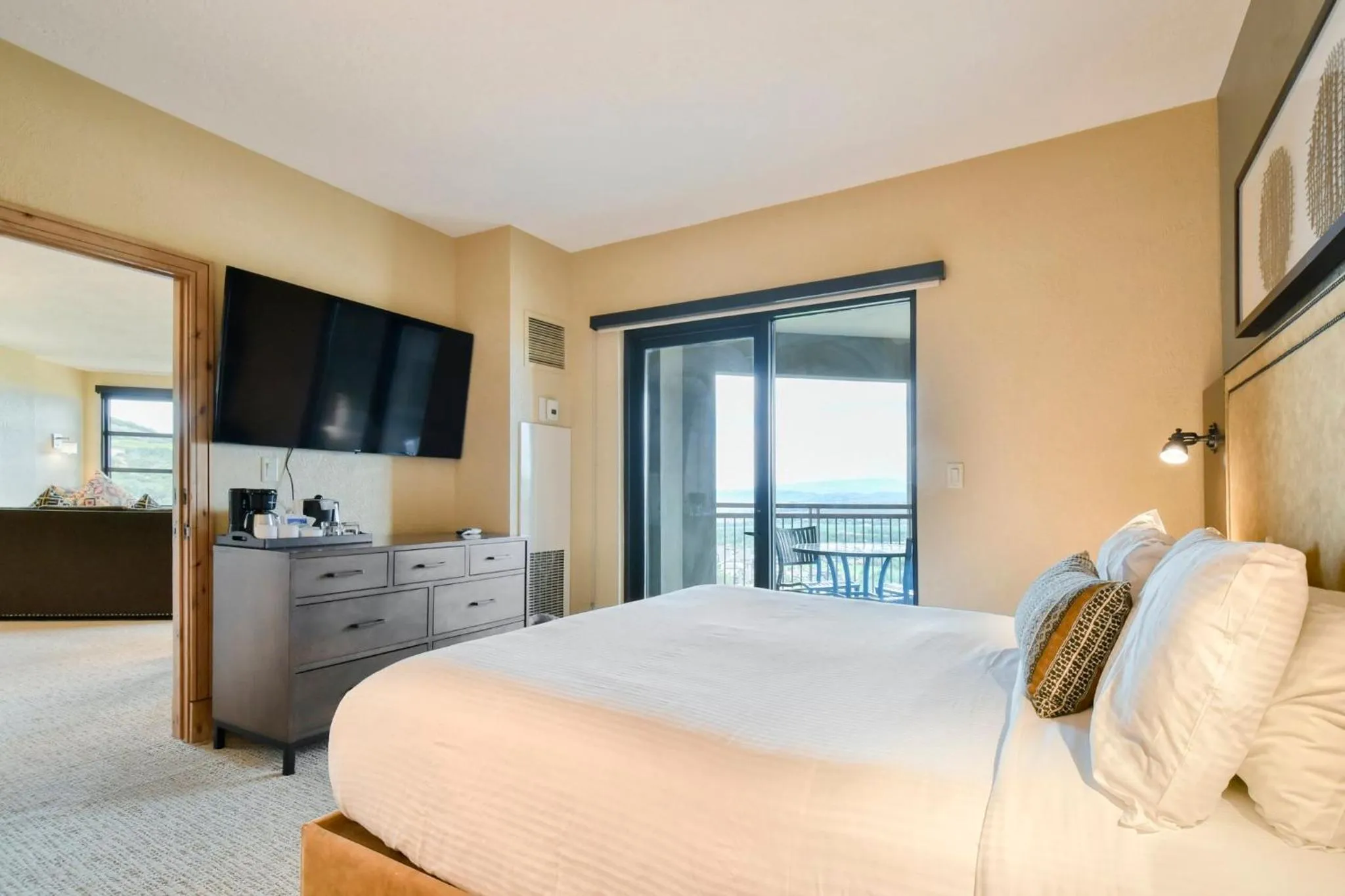 Photo of the whole room, Bed in Grand Summit Hotel - Canyons Village, a RockResort