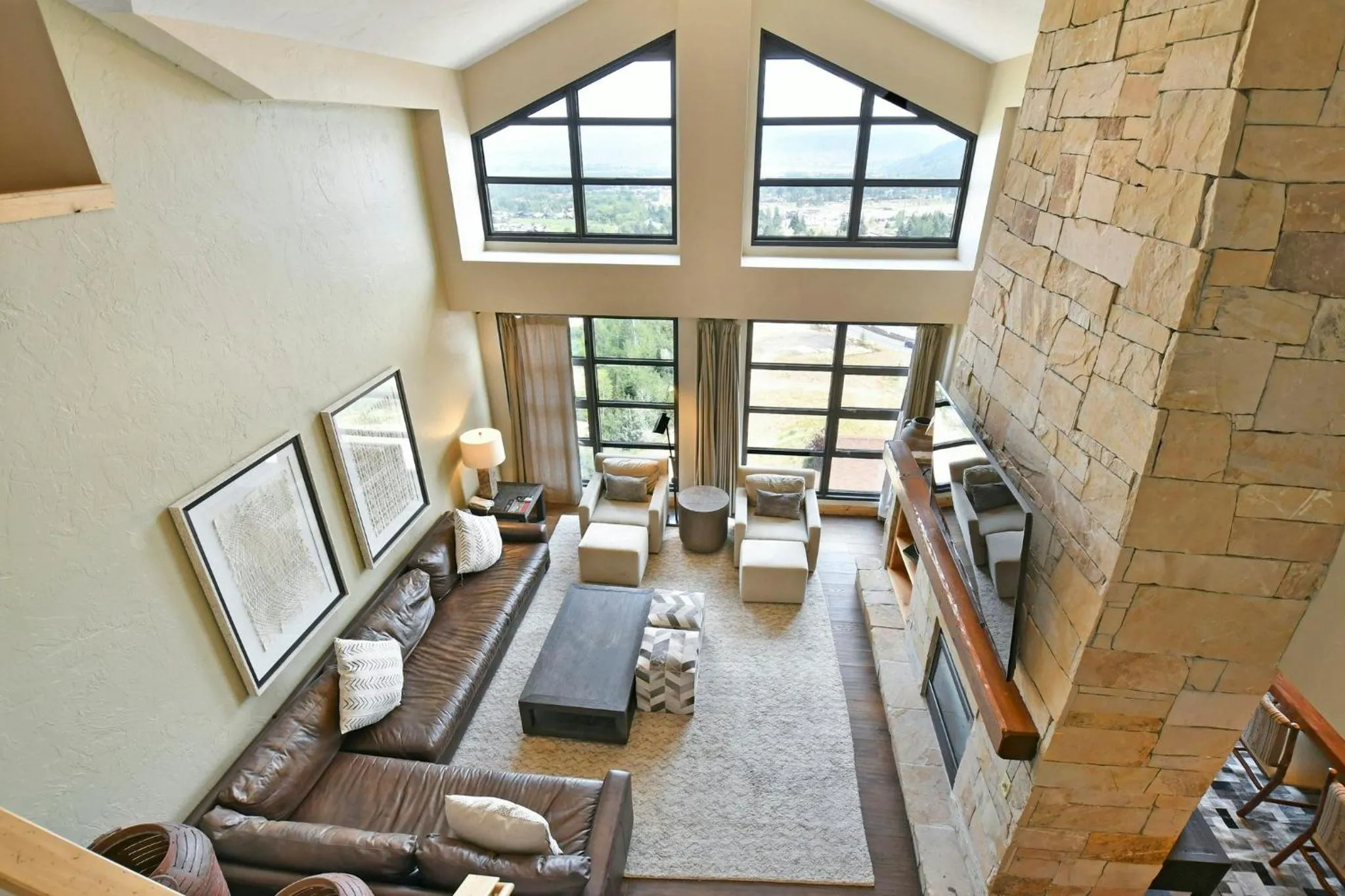 Living room in Grand Summit Hotel - Canyons Village, a RockResort