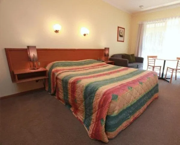 Bedroom, Bed in Mansfield Valley Motor Inn