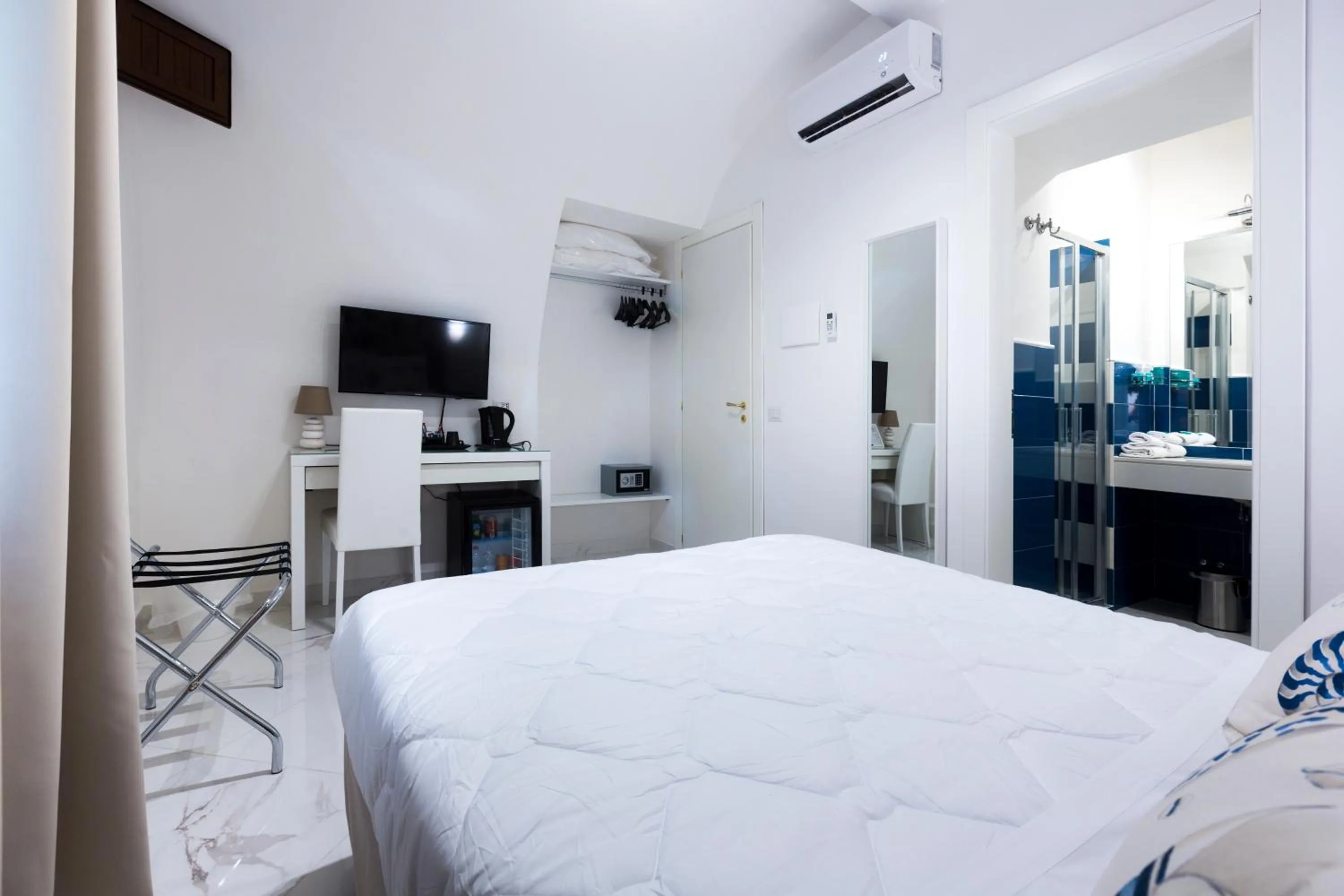 Bed in Holiday Sorrento Center