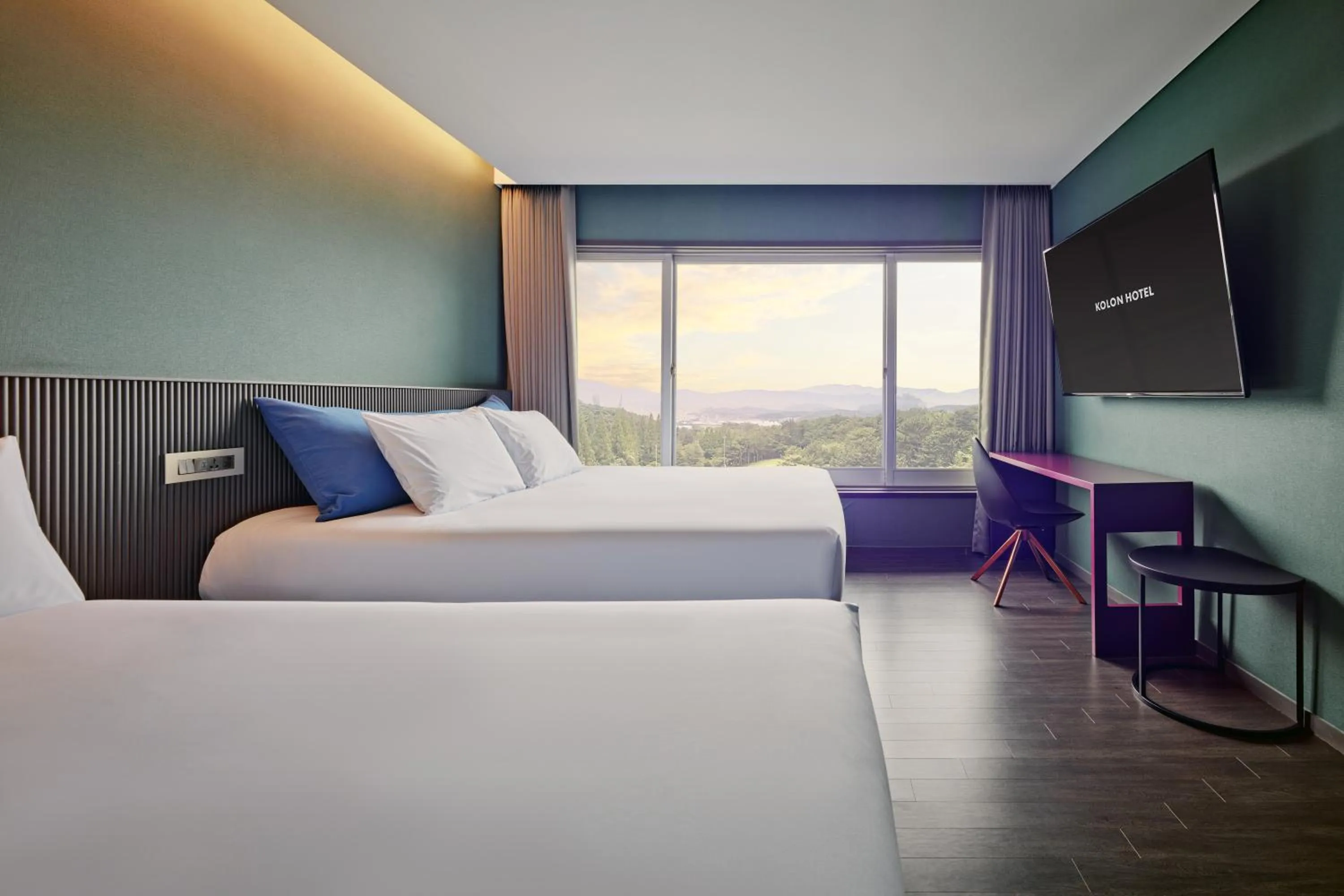 Photo of the whole room, Bed in Kolon Hotel