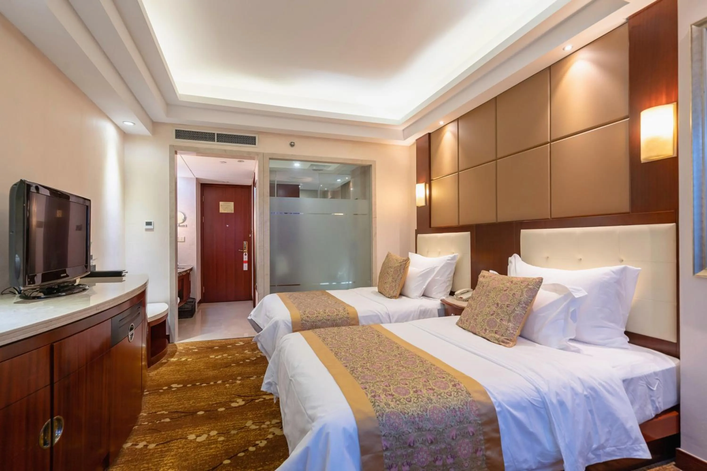 Photo of the whole room, Bed in Citic Ningbo International Hotel