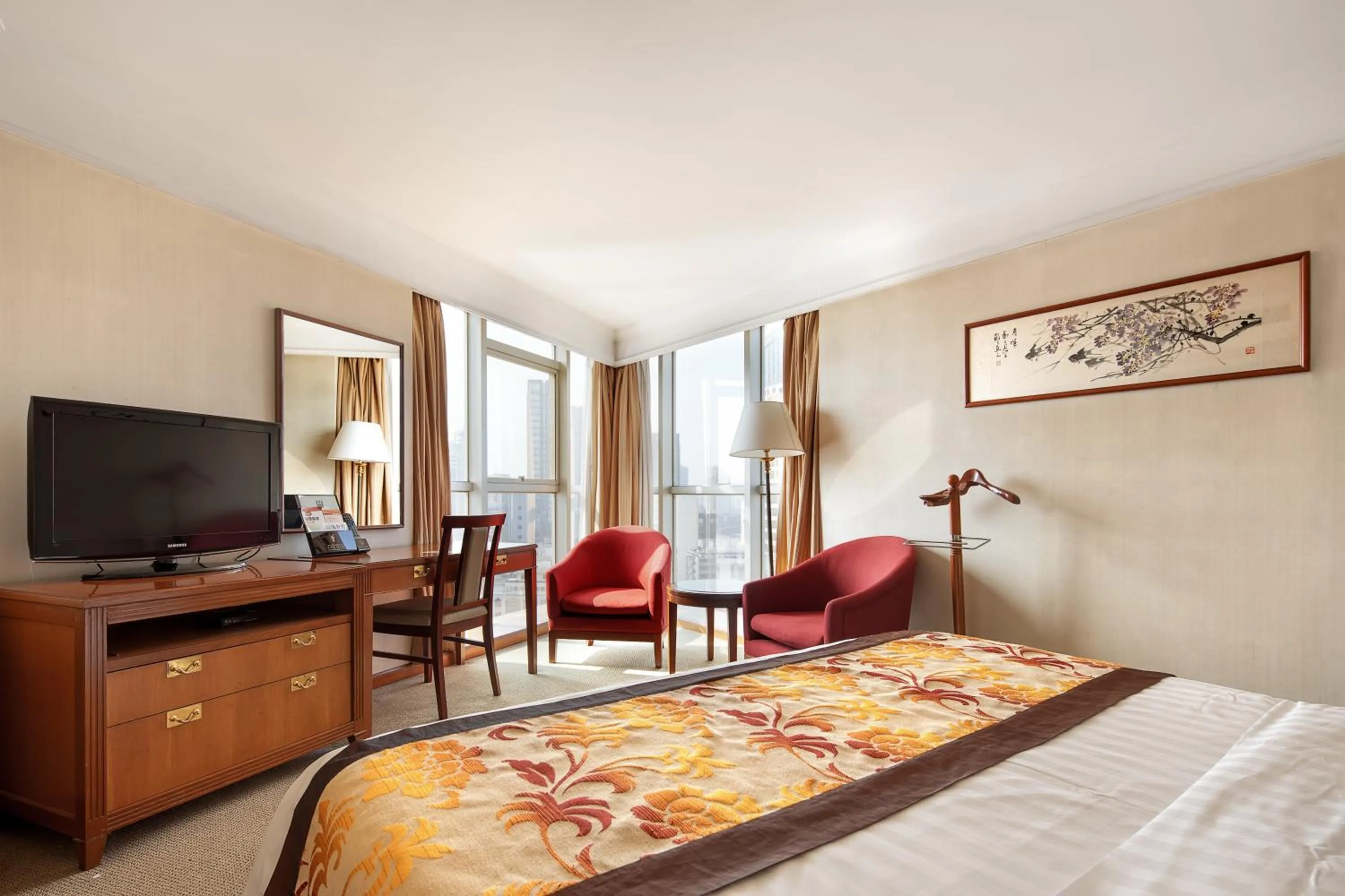Photo of the whole room, Bed in Citic Ningbo International Hotel