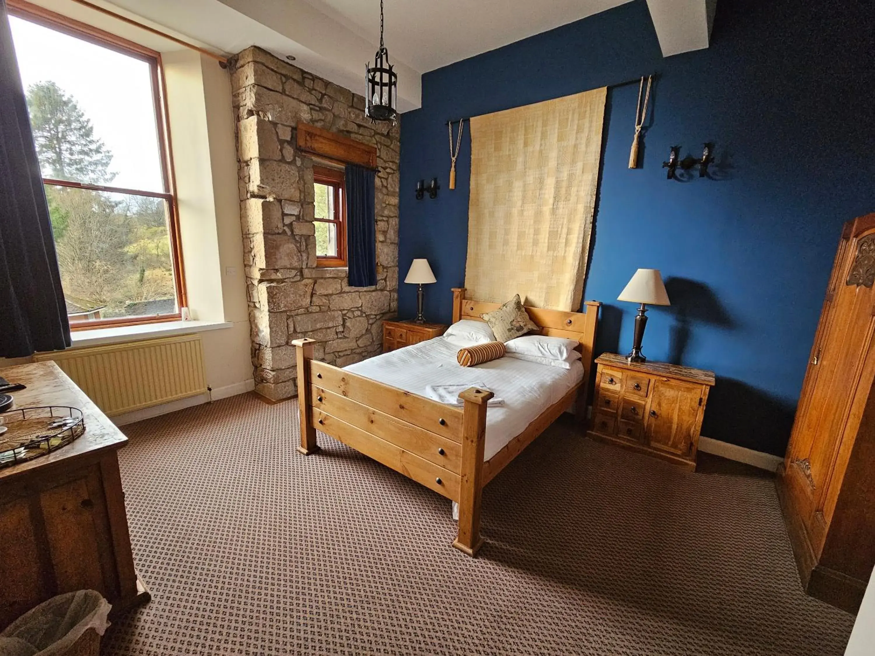 Deluxe Double or Twin Room in Broomhall Castle Hotel Deluxe Double or Twin Room in Broomhall Castle Hotel
