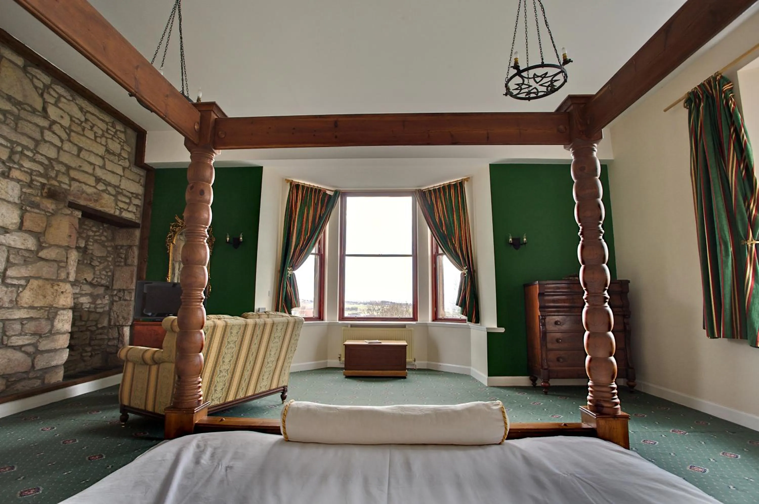 Photo of the whole room, Bed in Broomhall Castle Hotel