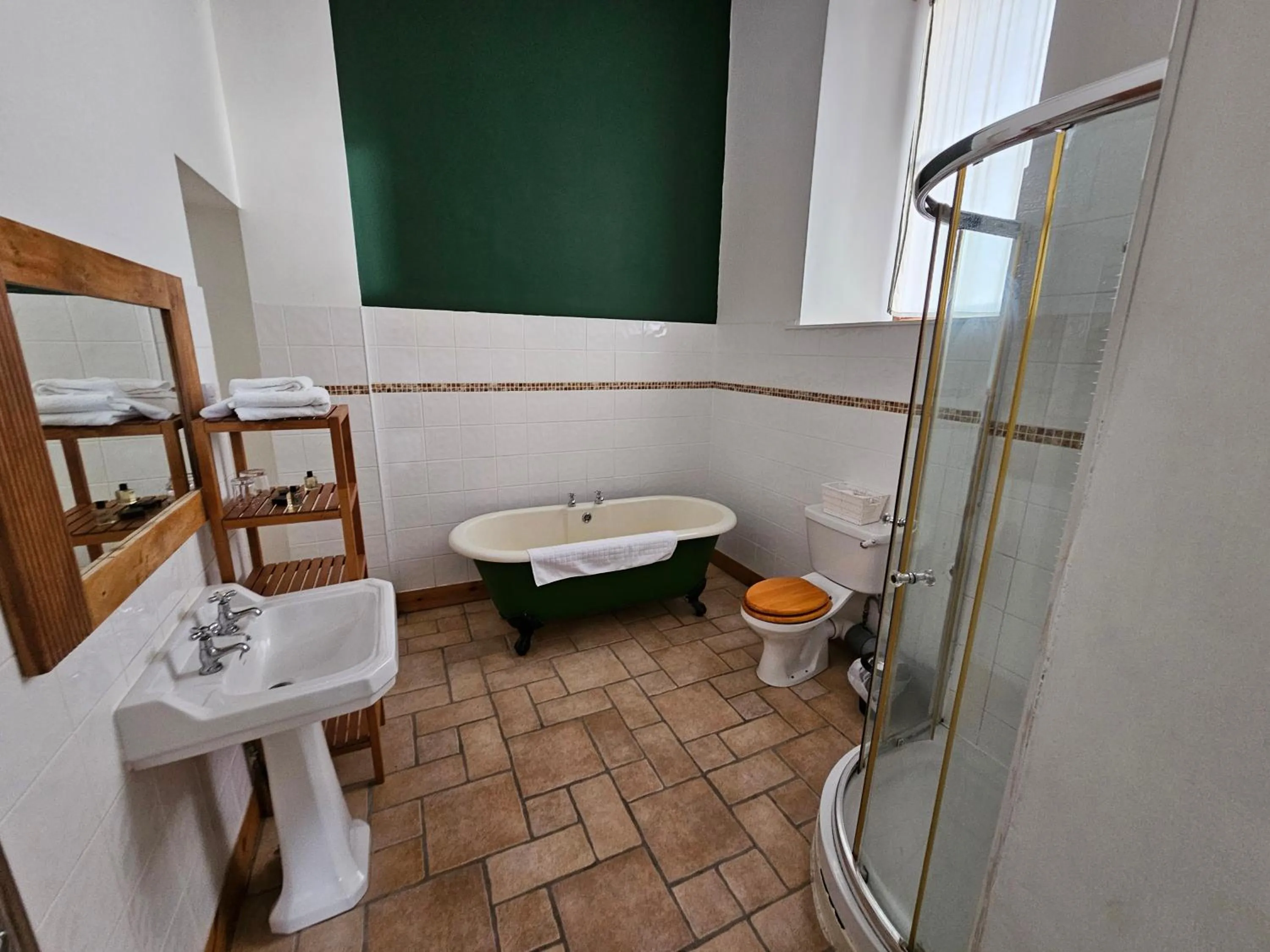 Toilet in Broomhall Castle Hotel