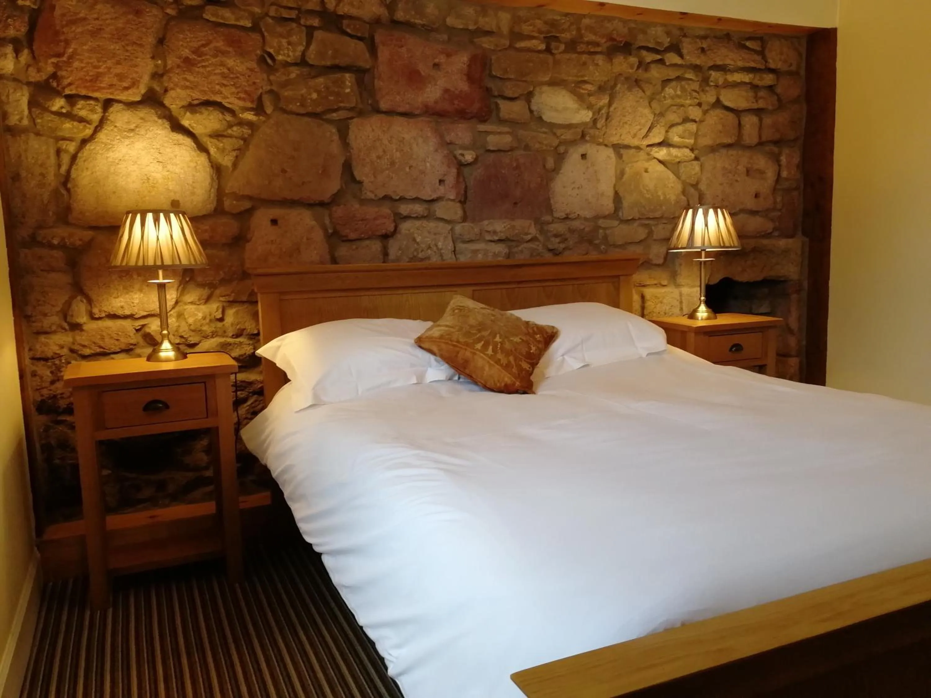 Bedroom, Bed in Broomhall Castle Hotel