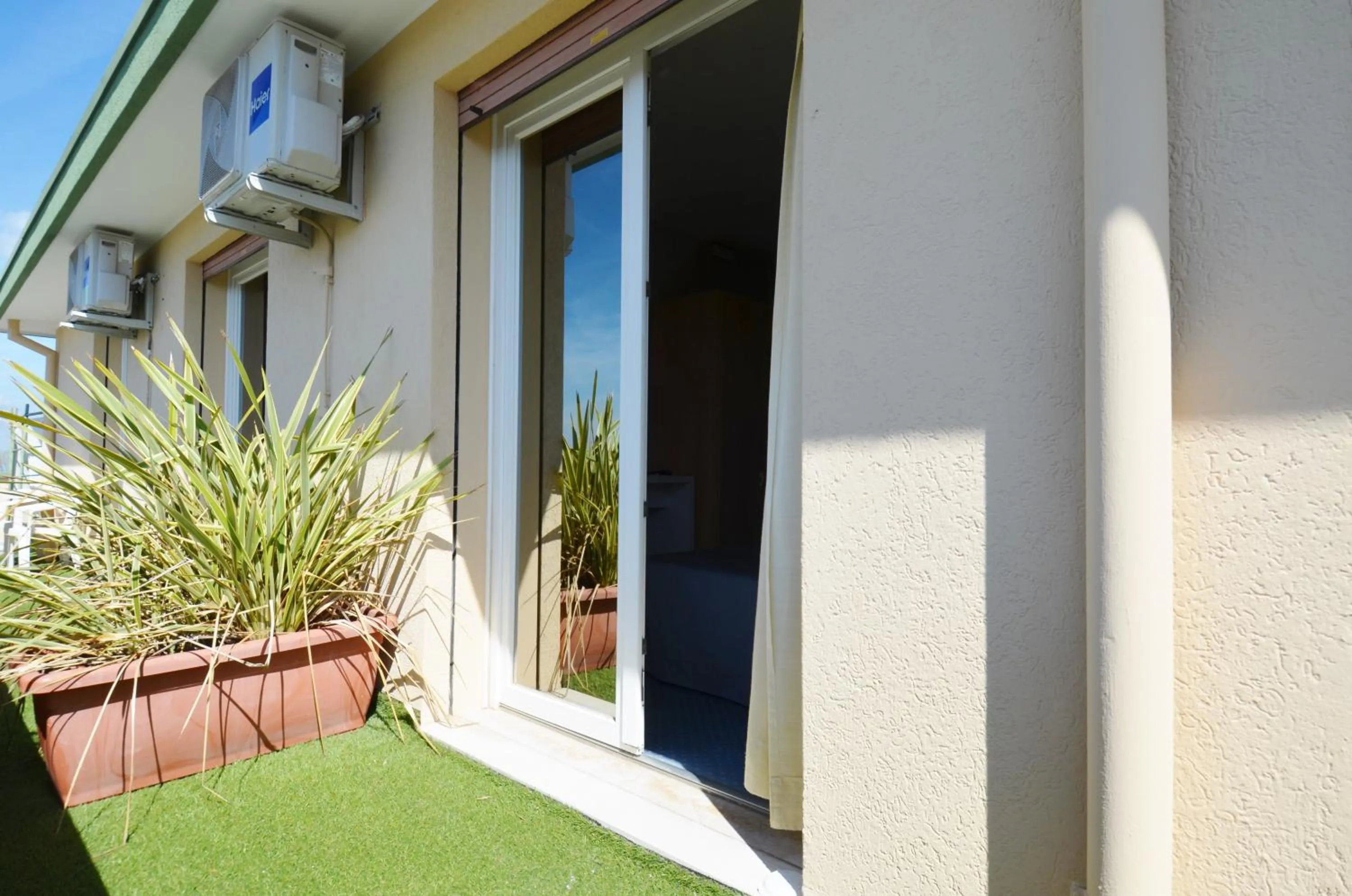 Property building in Ute Hotel