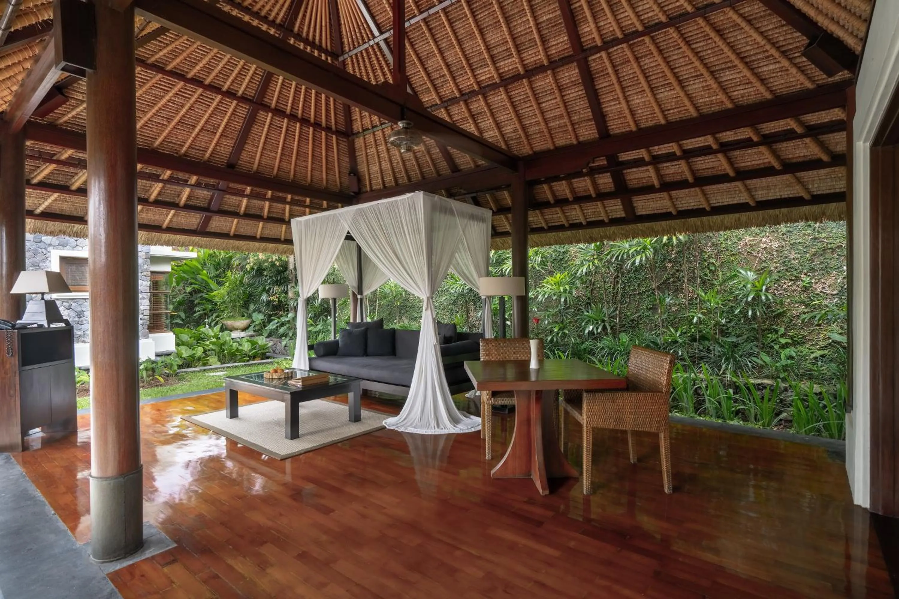 Kitchen or kitchenette in Kayumanis Ubud Private Villas & Spa