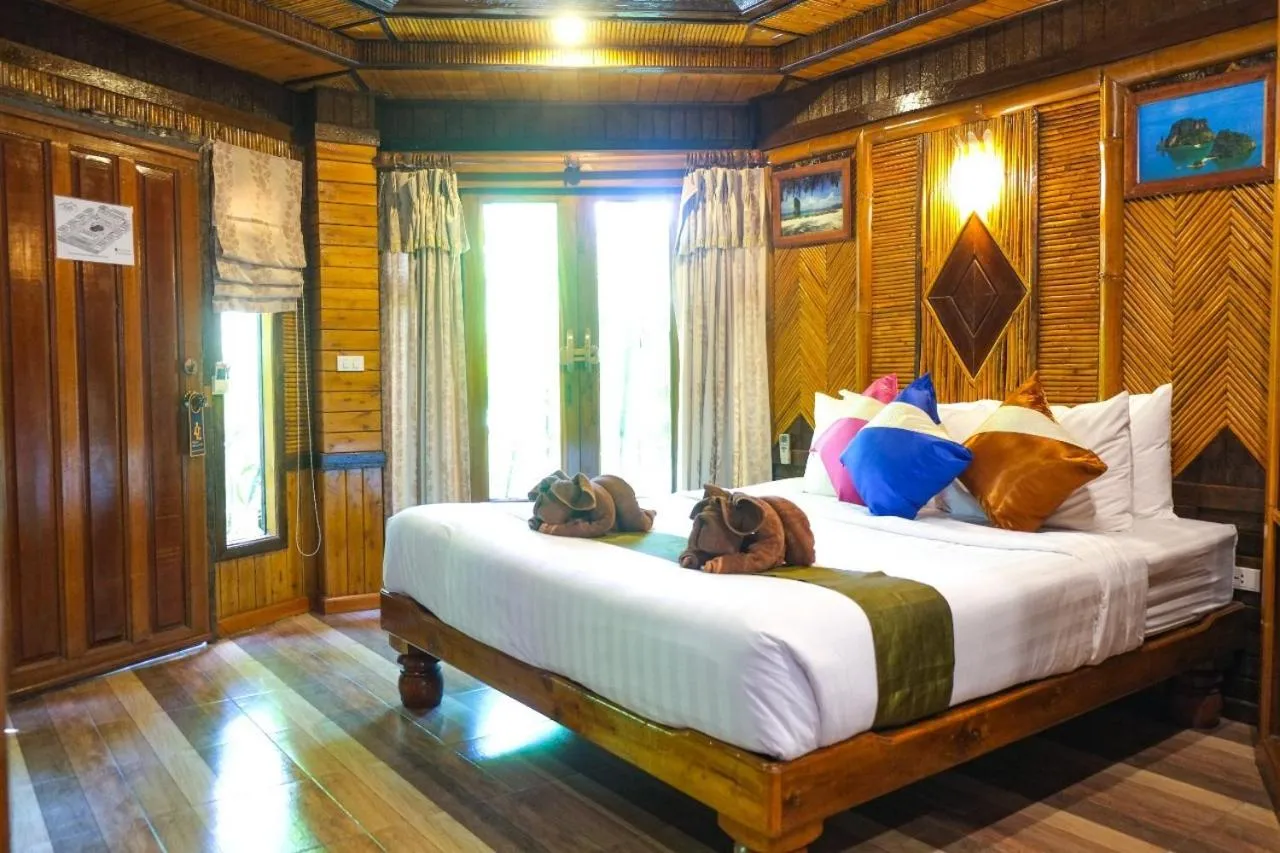 Bed in Phu Pha Aonang Resort & Spa