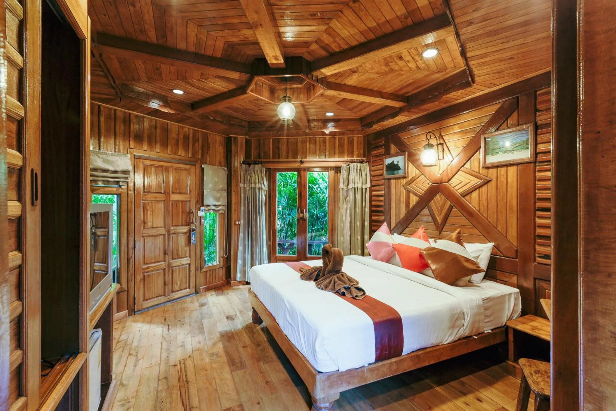 Bed in Phu Pha Aonang Resort & Spa
