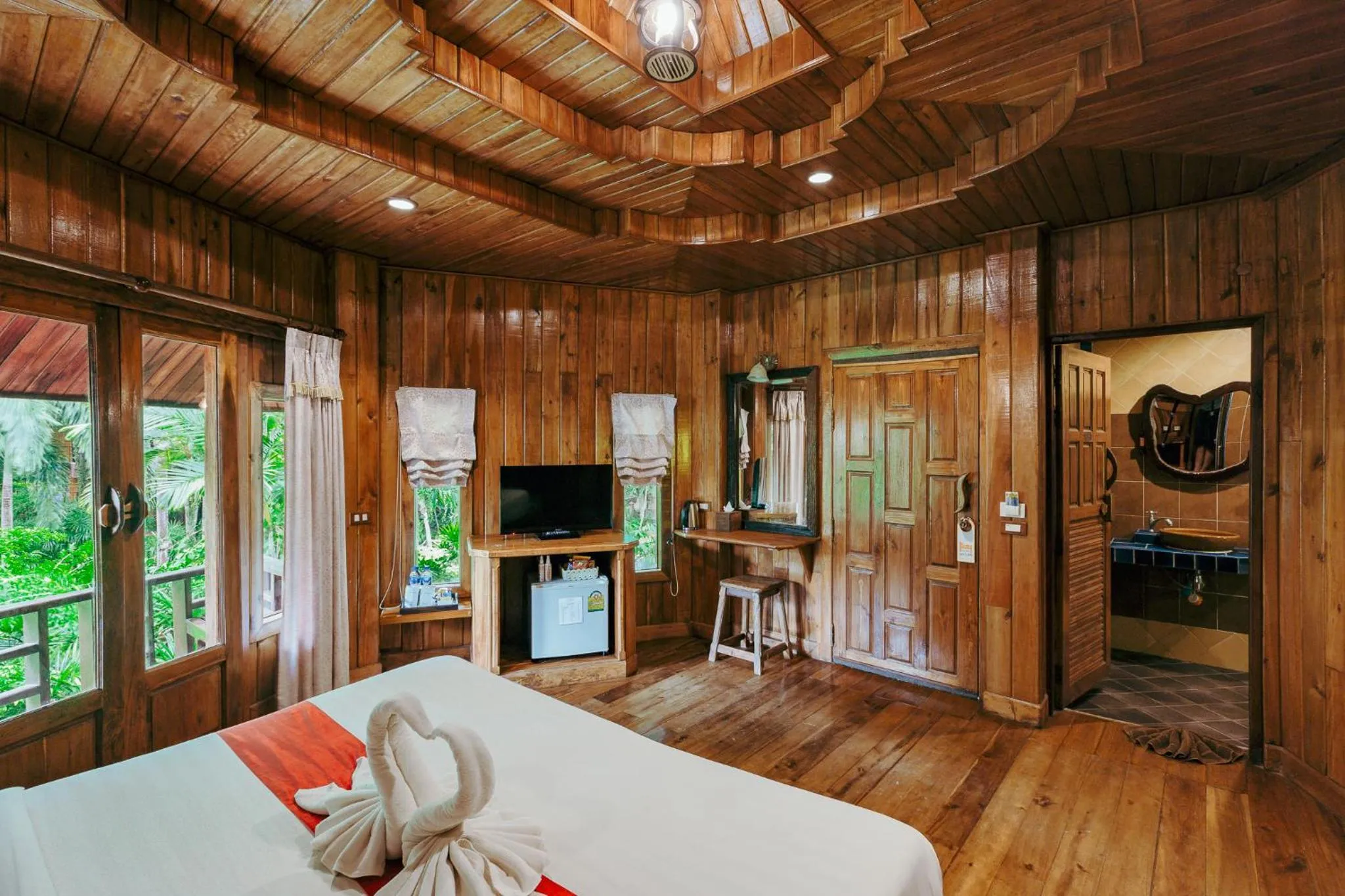 Bed in Phu Pha Aonang Resort & Spa