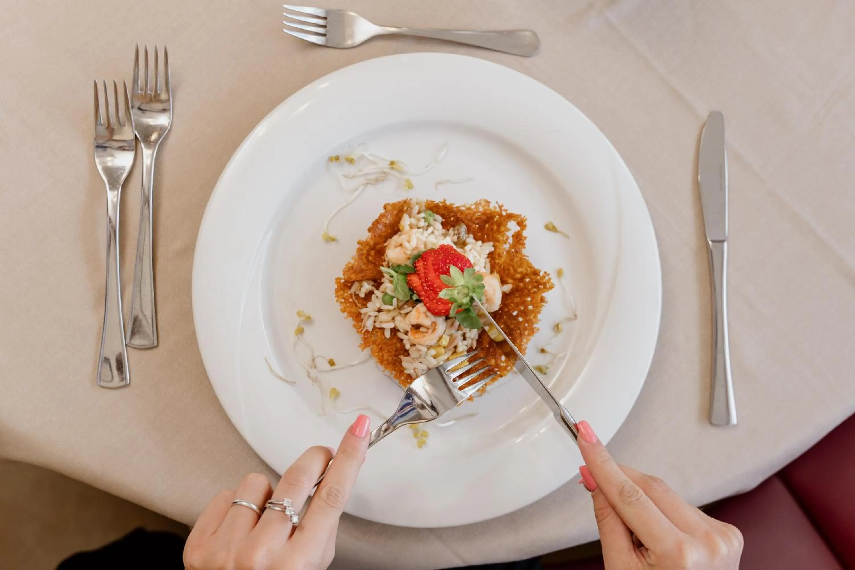 Restaurant/places to eat in Hotel Du Lac