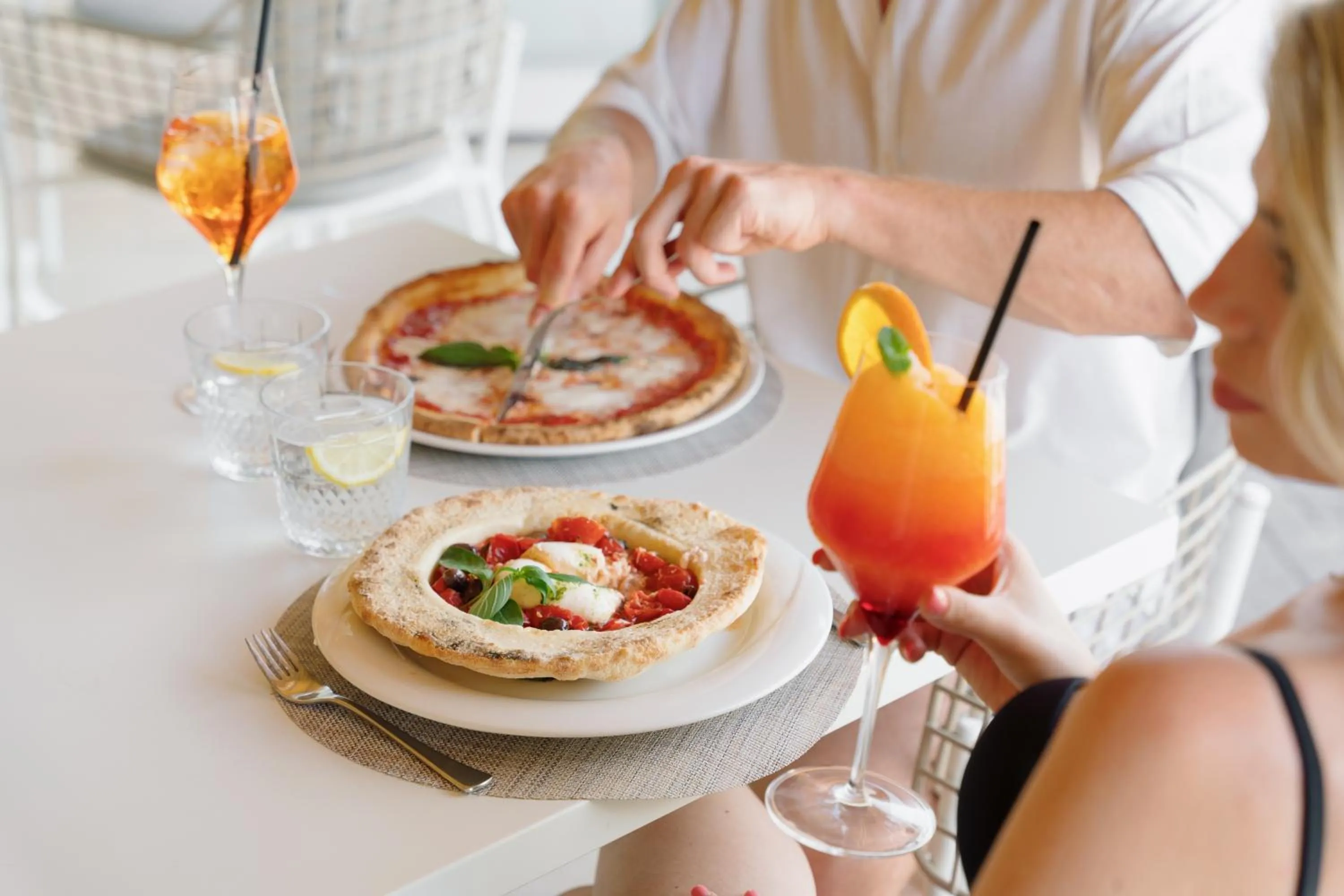 Restaurant/places to eat in Hotel Du Lac