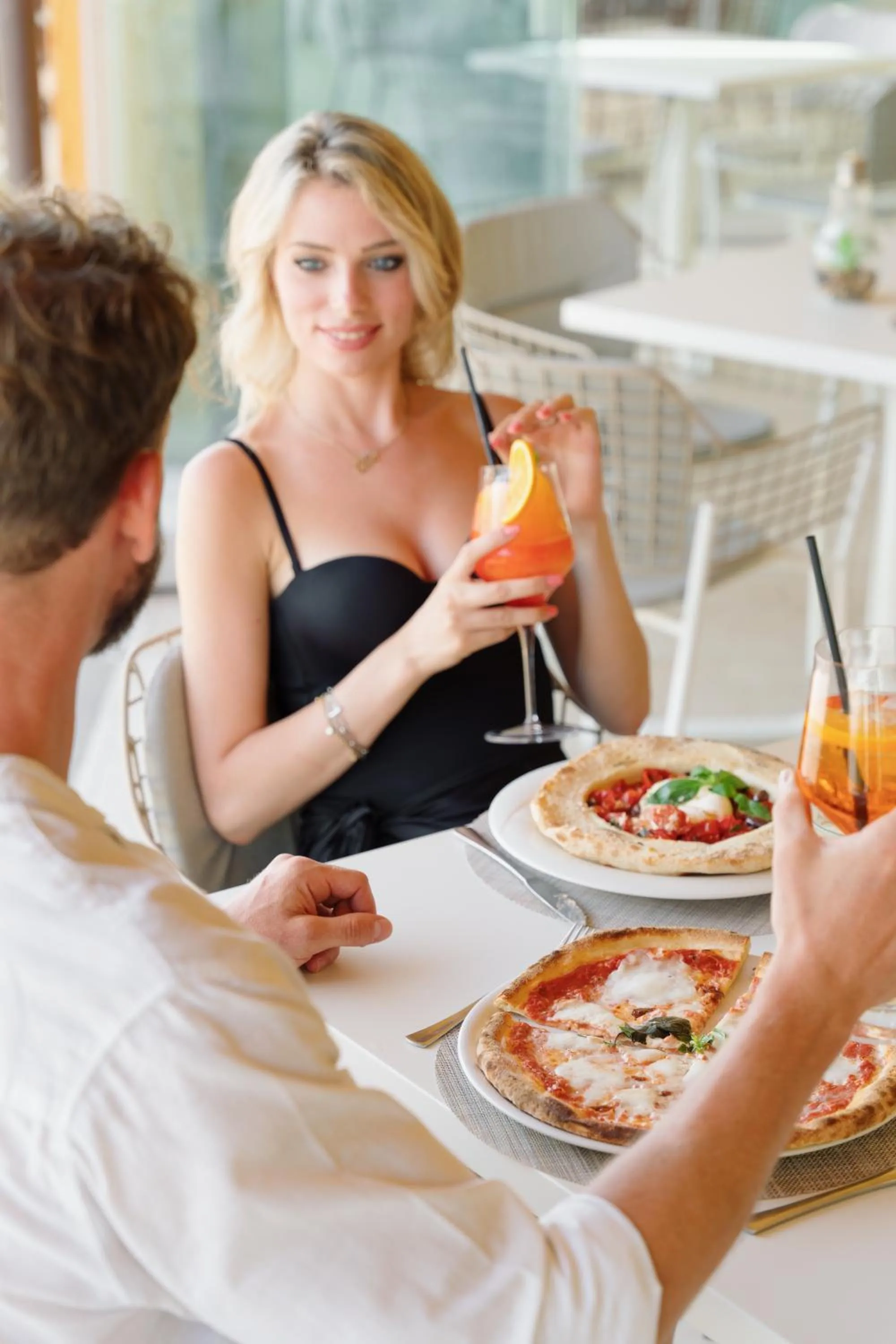 Restaurant/places to eat in Hotel Du Lac