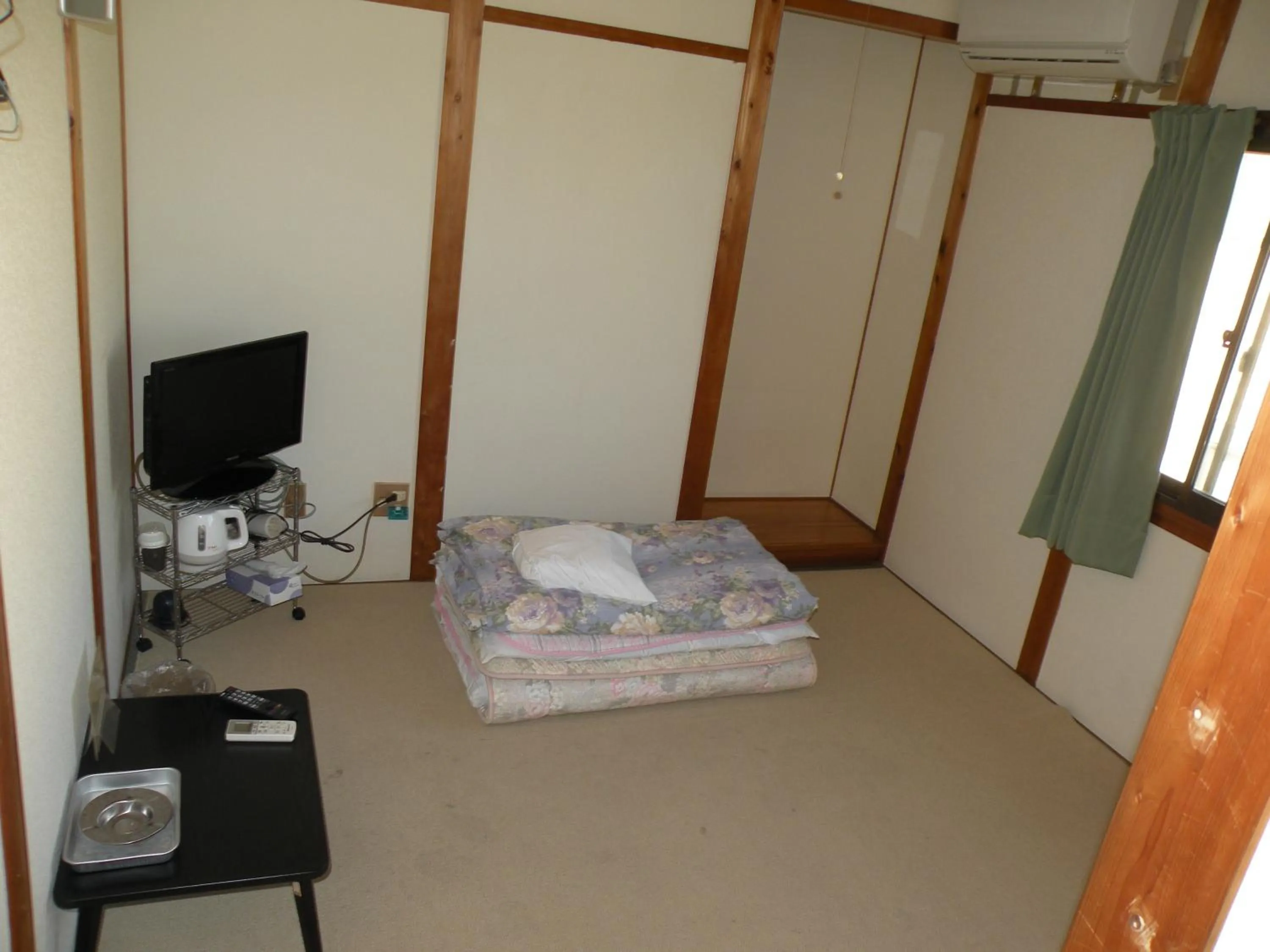 Bed in Business Hotel Minshuku Minato