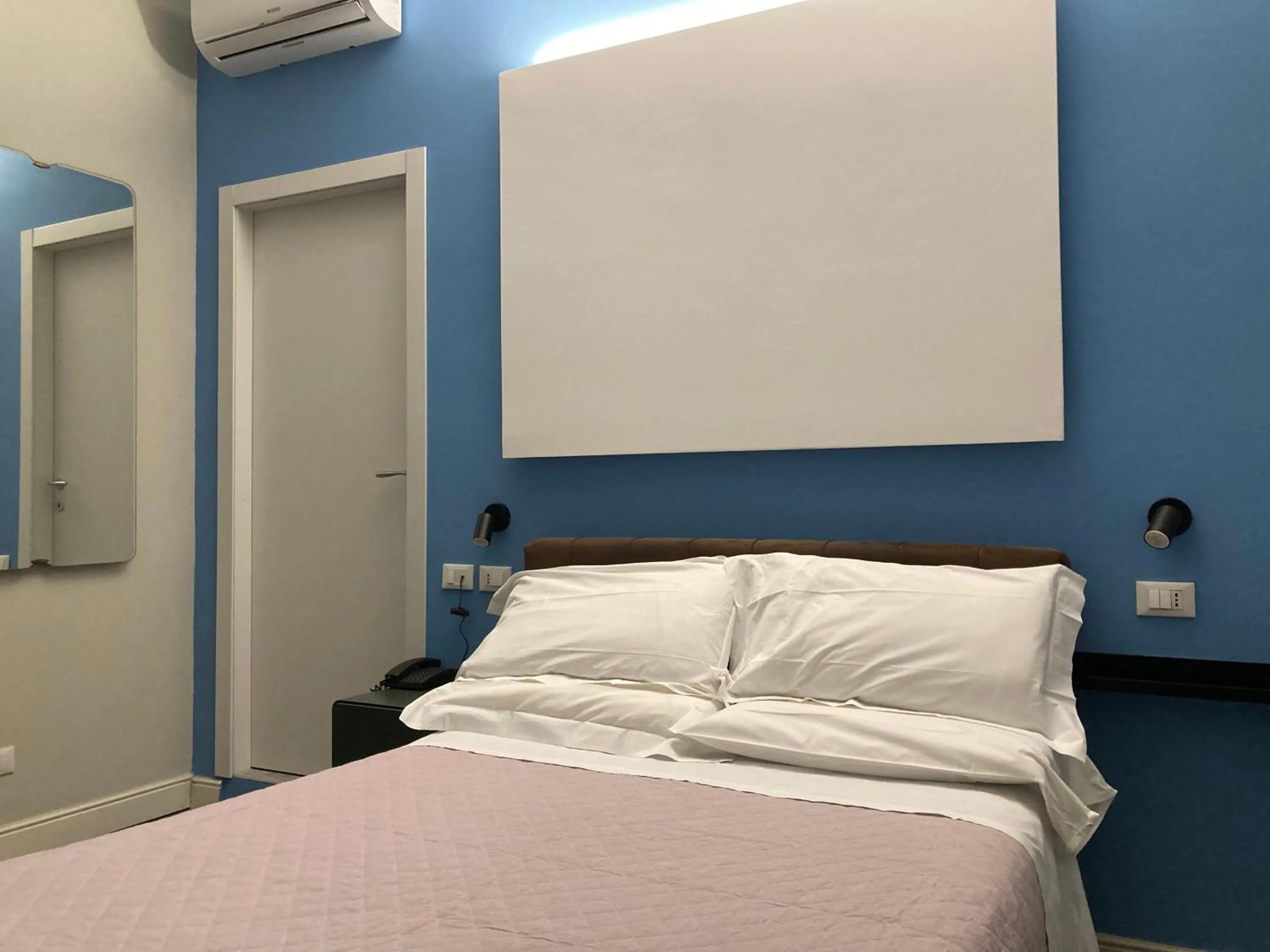 Bed in Hotel Calypso