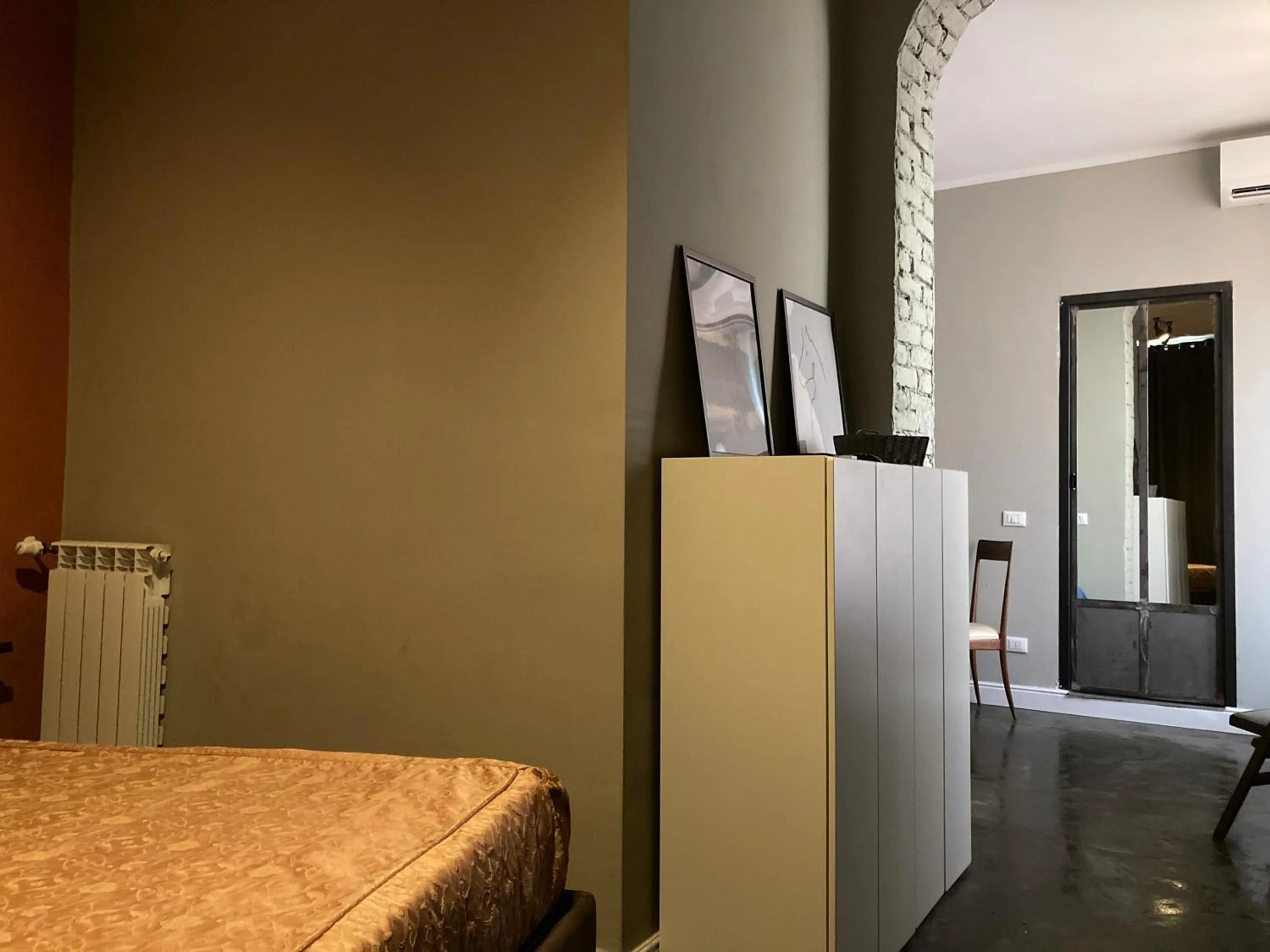 Photo of the whole room in Hotel Calypso