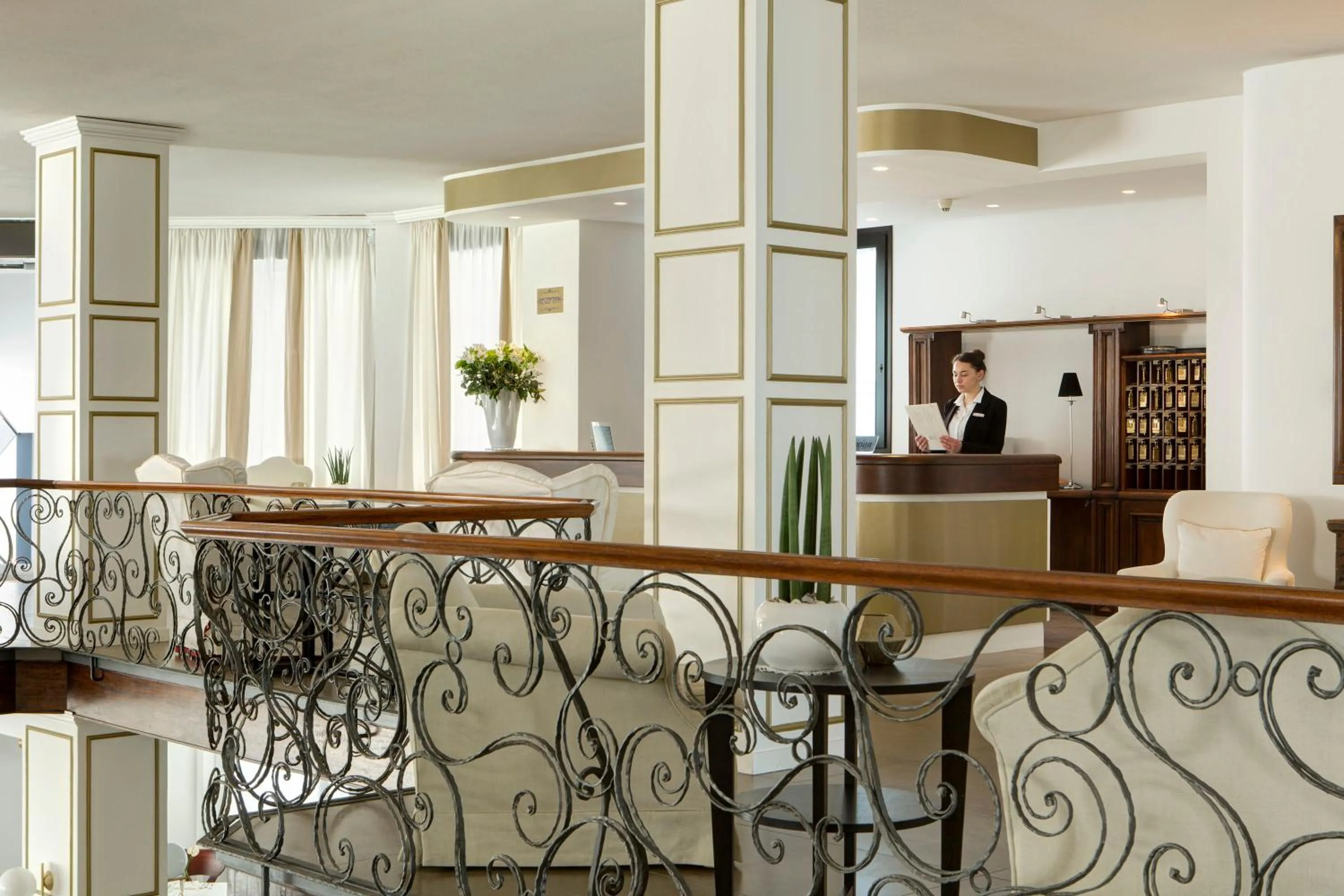 Staff in Hotel Byron Bellavista