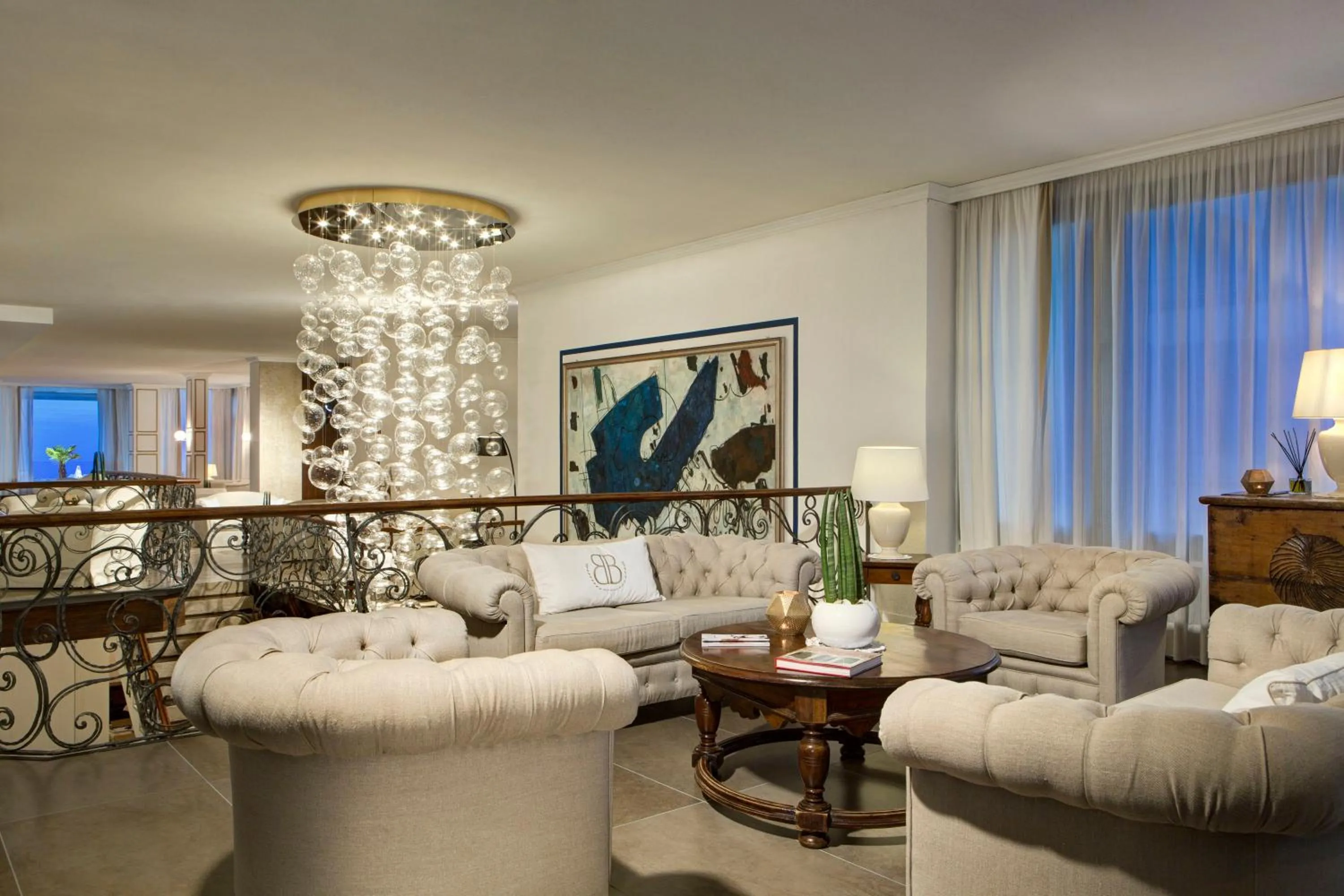 Communal lounge/ TV room in Hotel Byron Bellavista