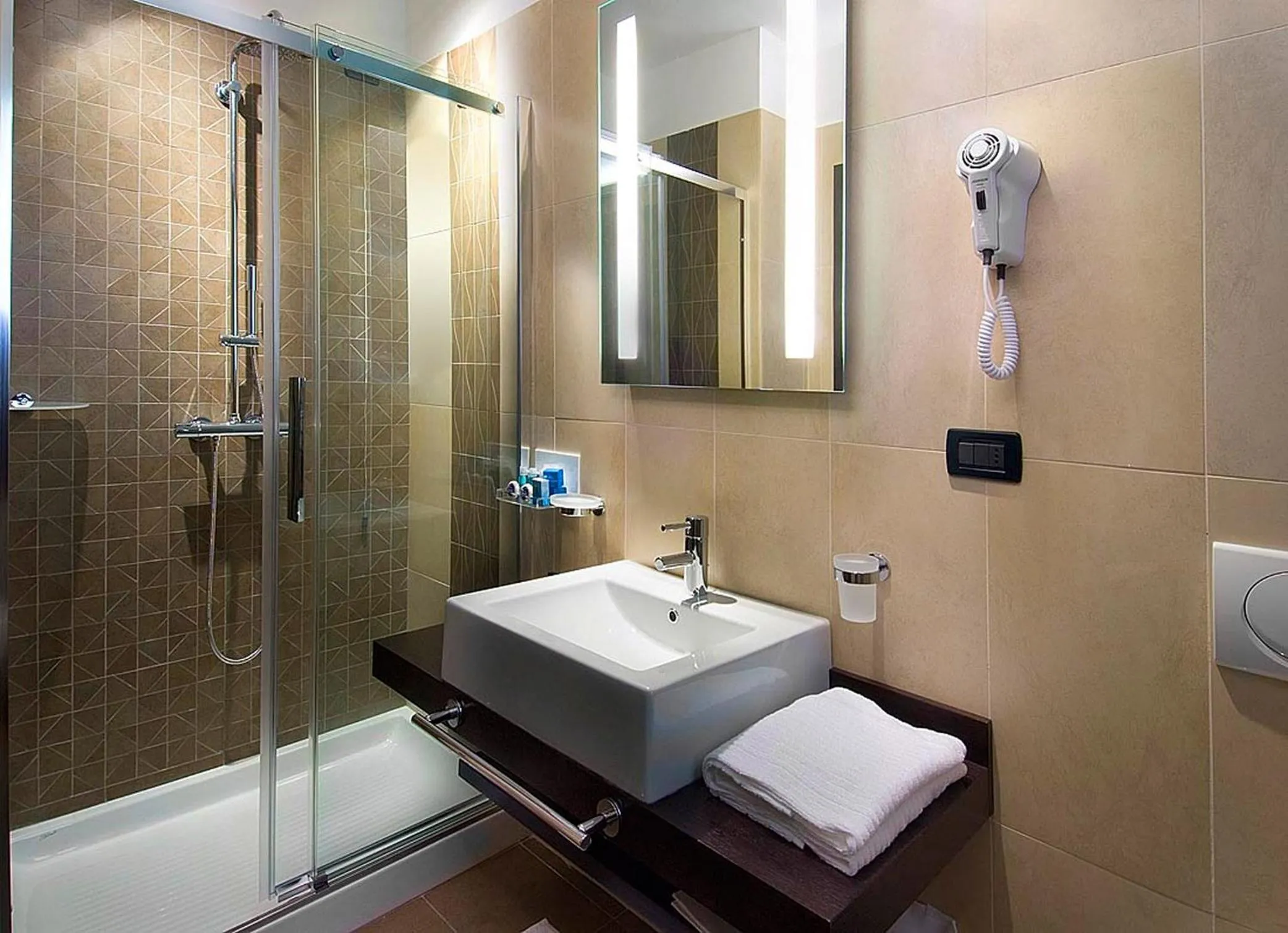 Shower in Hotel Imperial