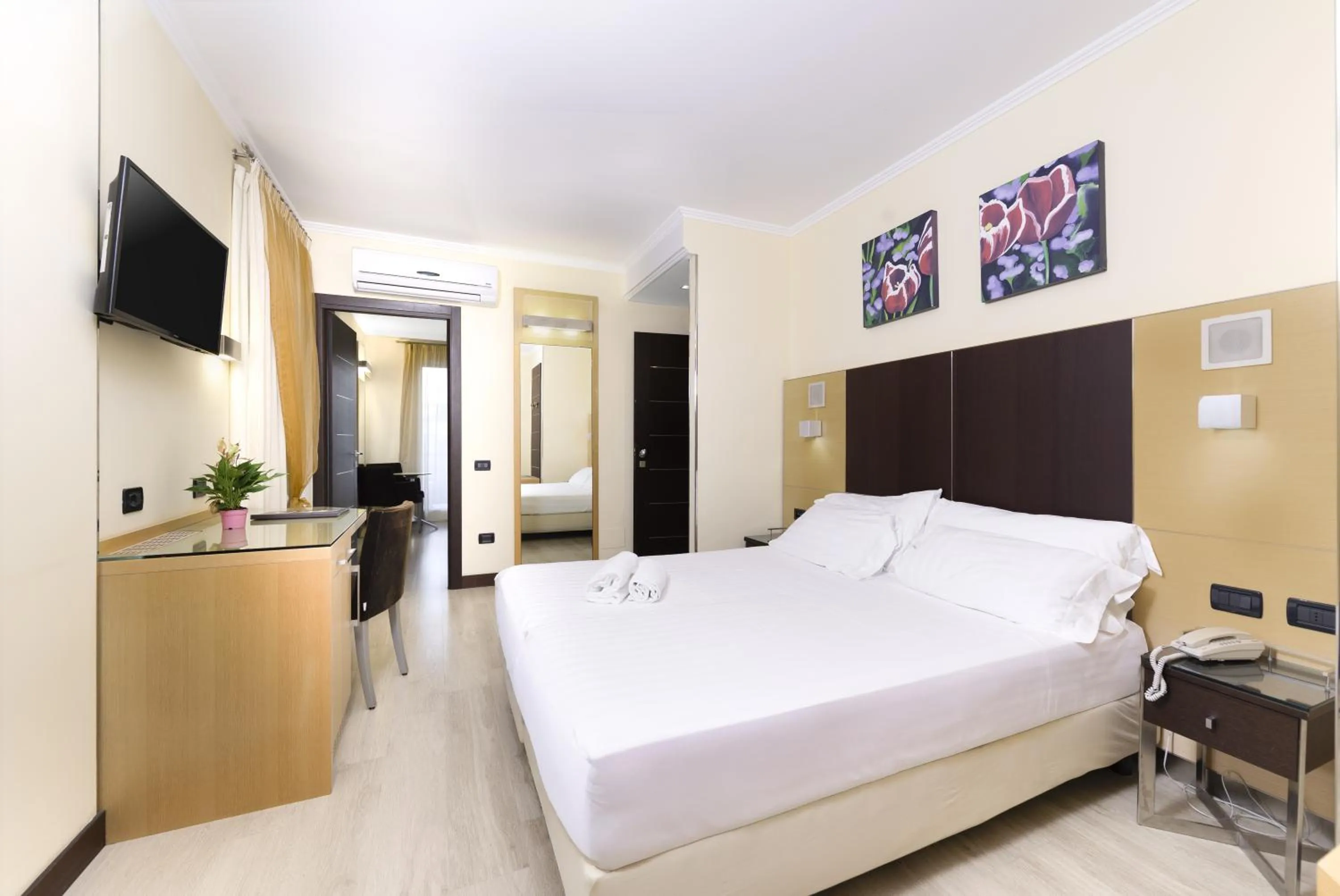 Bed in Hotel Imperial