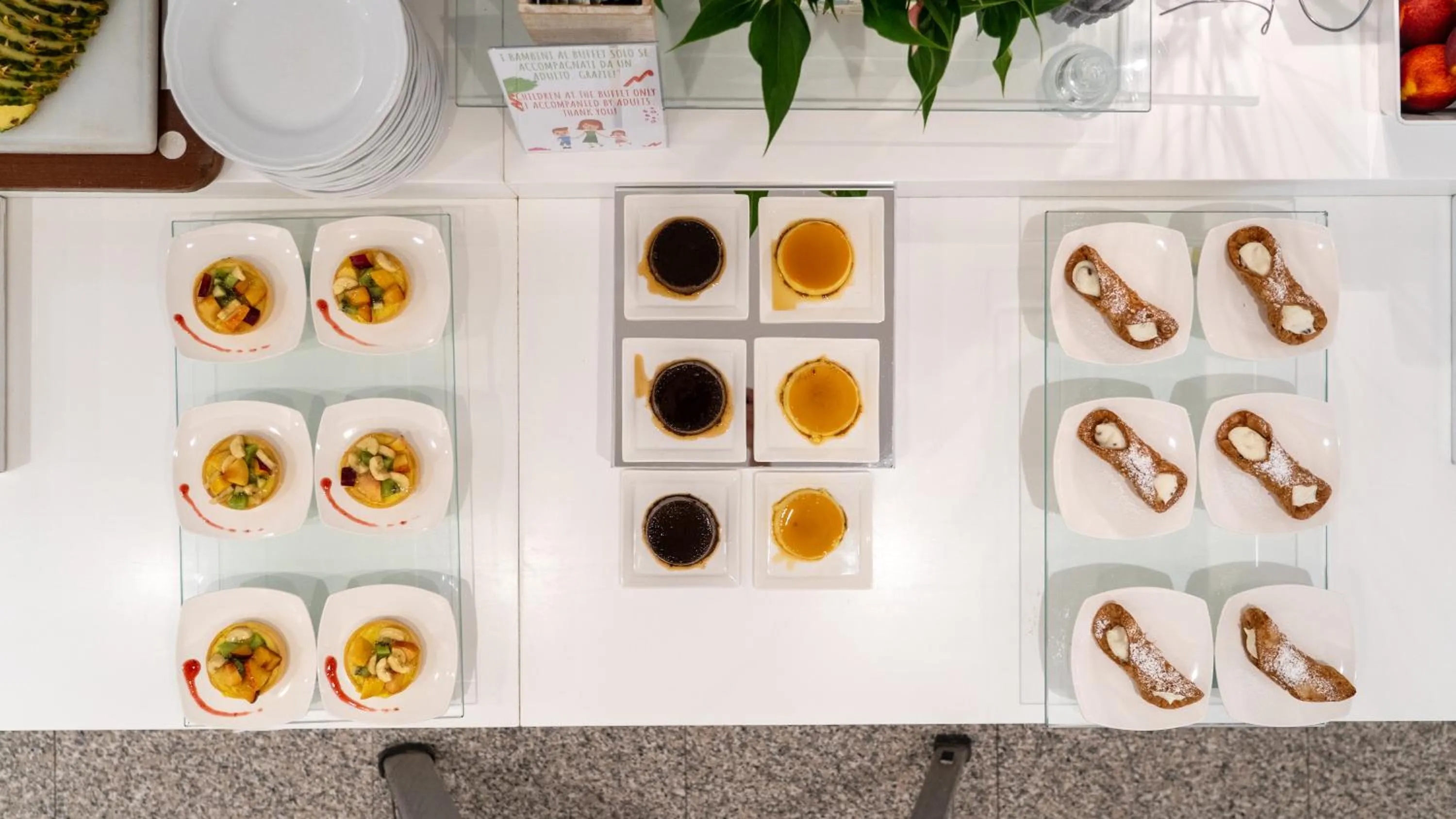 Restaurant/places to eat in Hotel Imperial