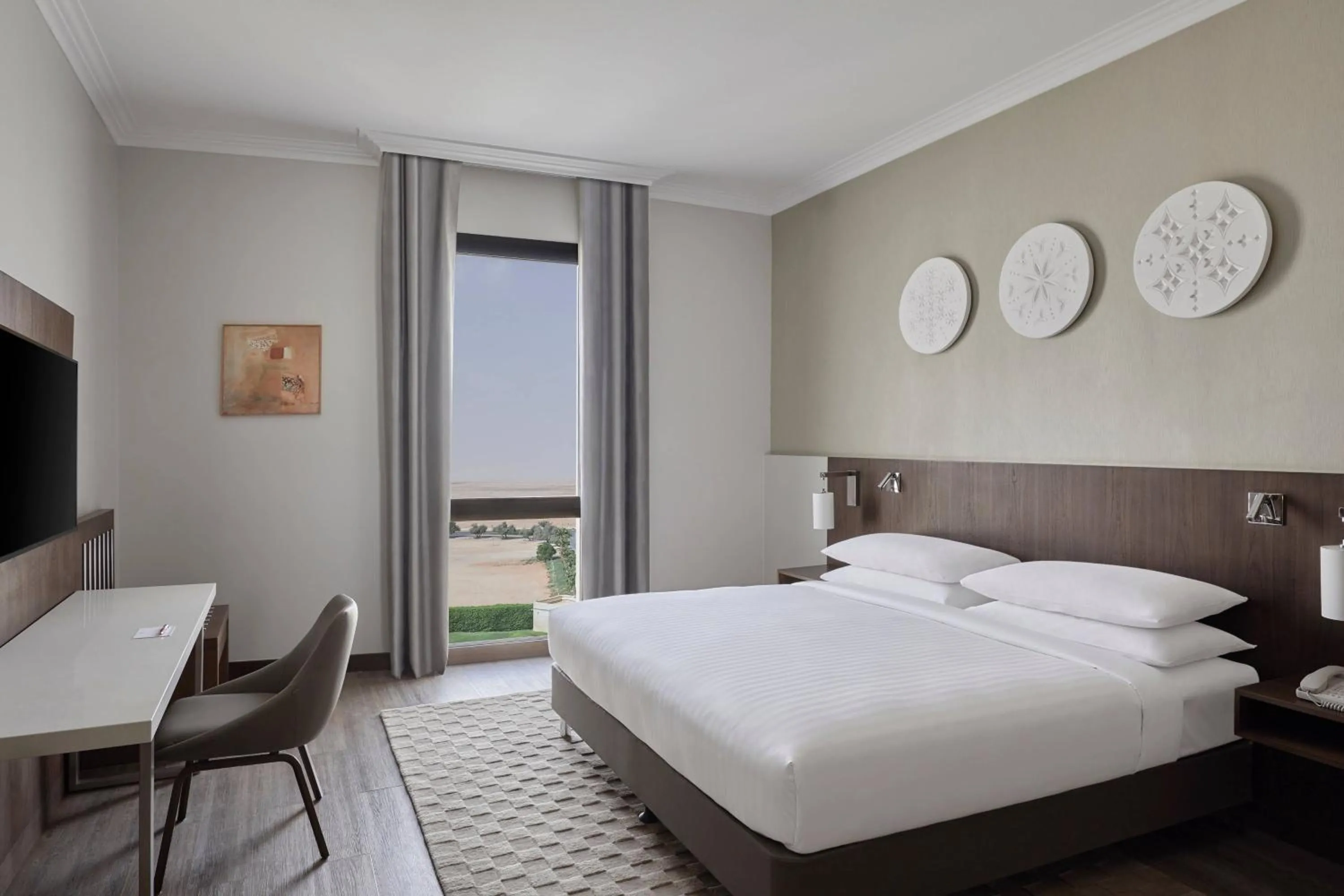 Bedroom, Bed in Riyadh Airport Marriott Hotel