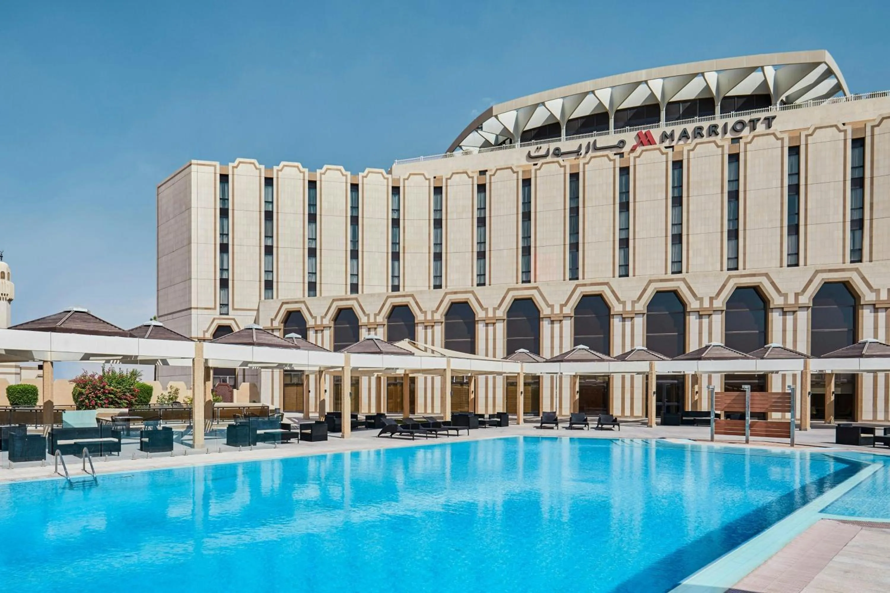 Swimming pool in Riyadh Airport Marriott Hotel