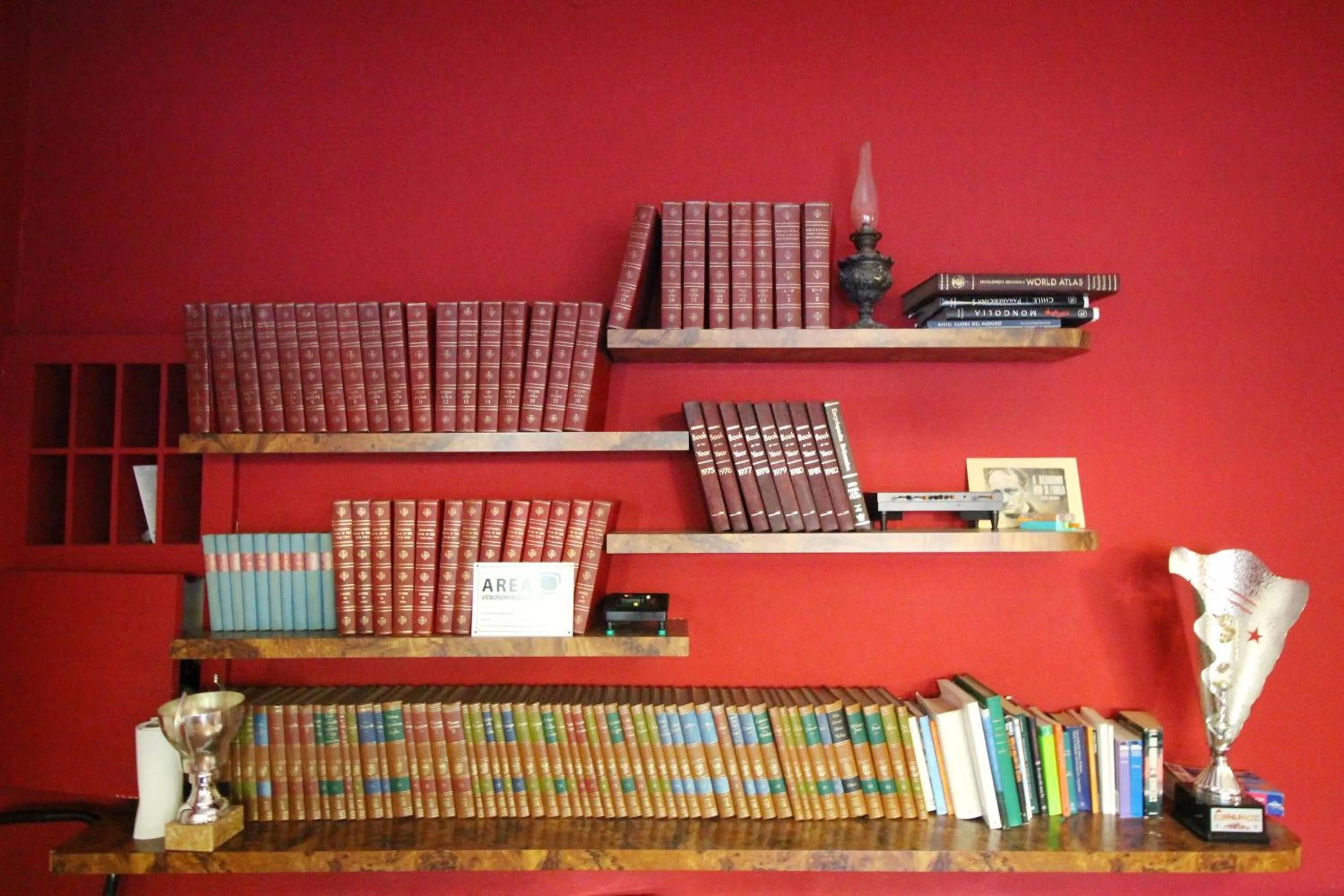 Library in Hotel Bersagliere