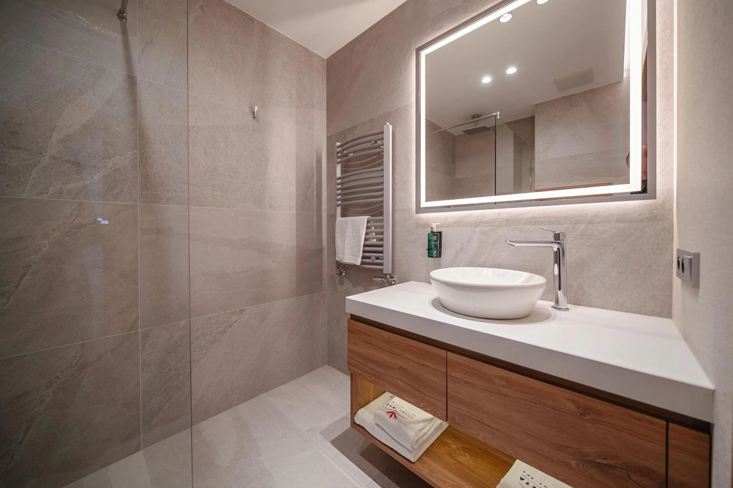 Photo of the whole room in Hotel META Resort & Vine SPA