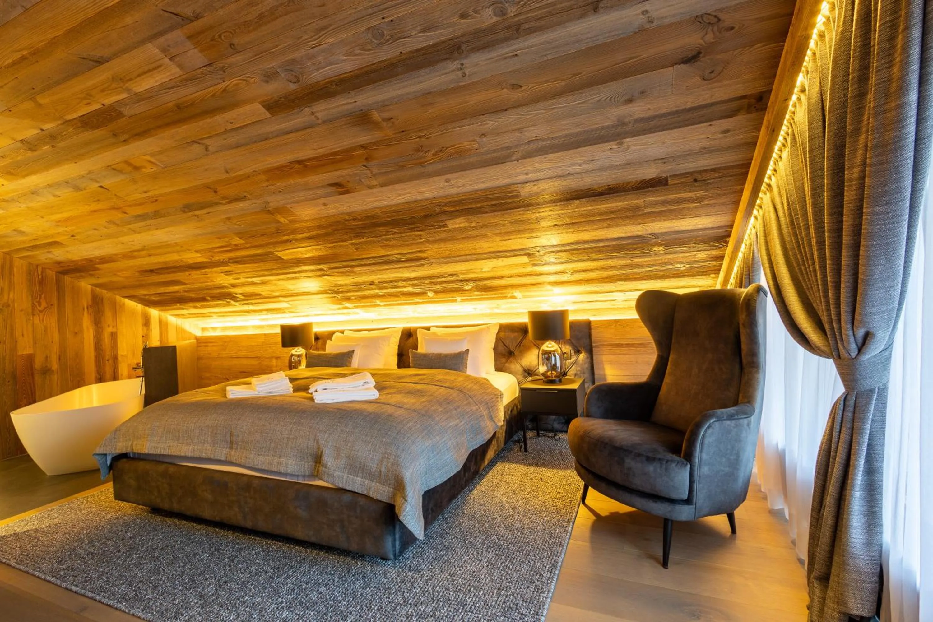 Bed in Hotel META Resort & Vine SPA