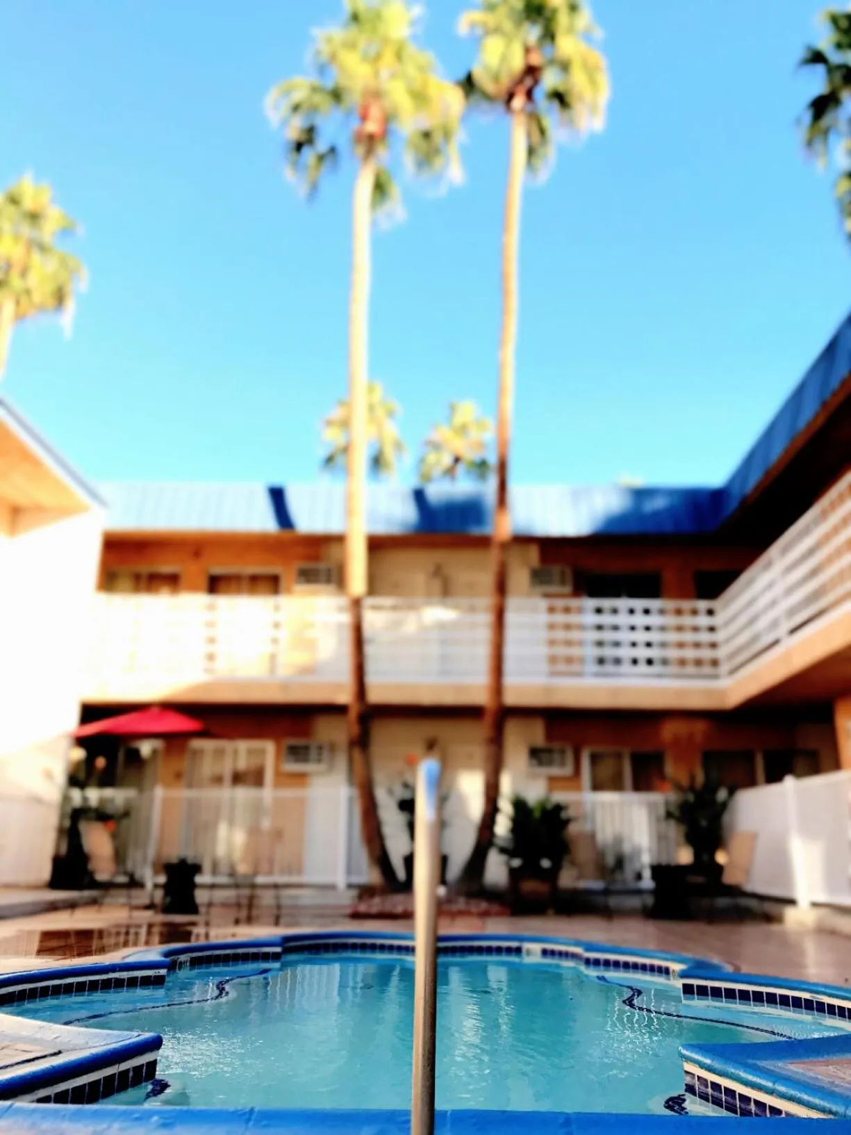 Hot Tub in Delos Reyes Palm Springs