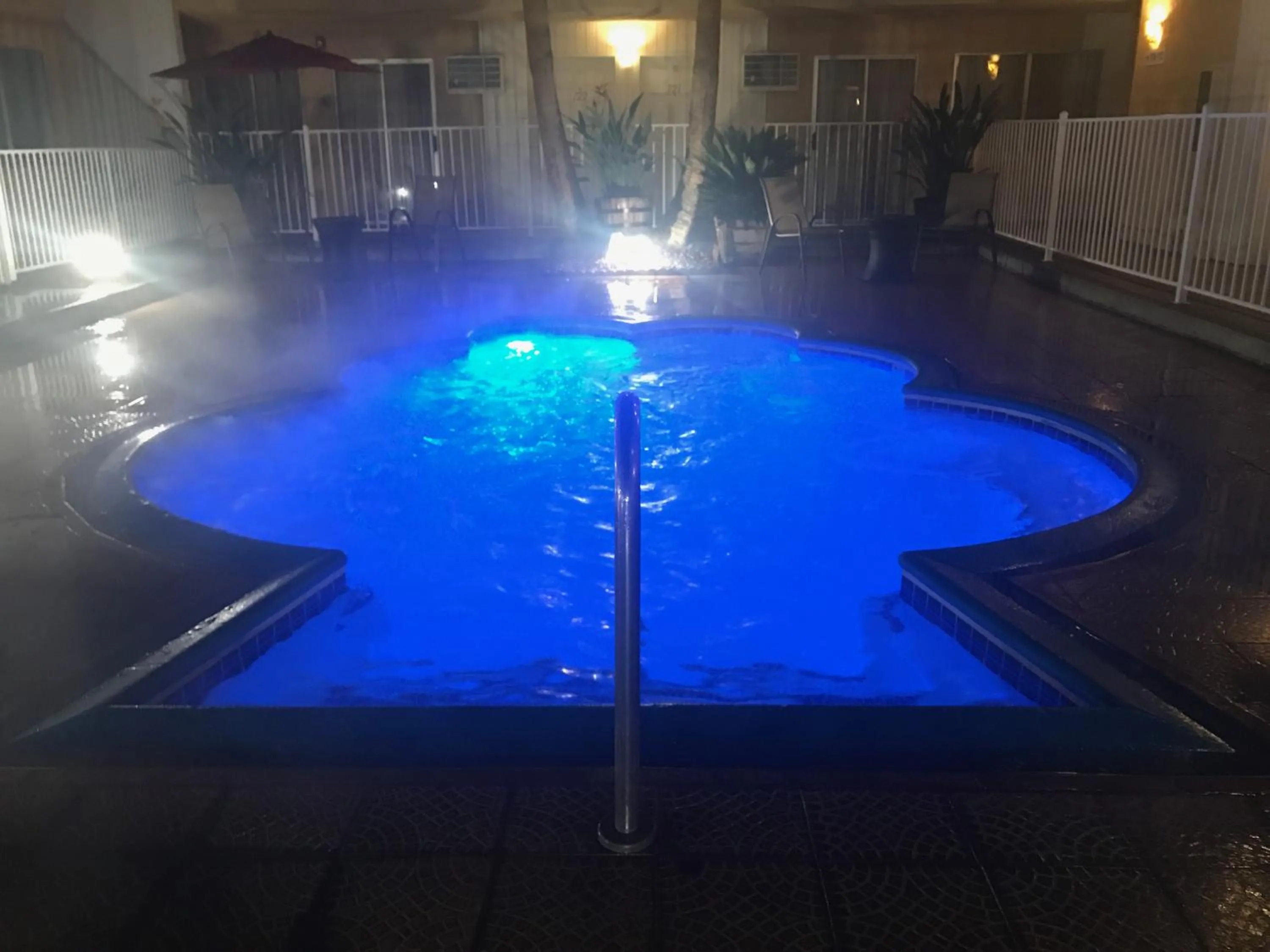 Hot Tub in Delos Reyes Palm Springs