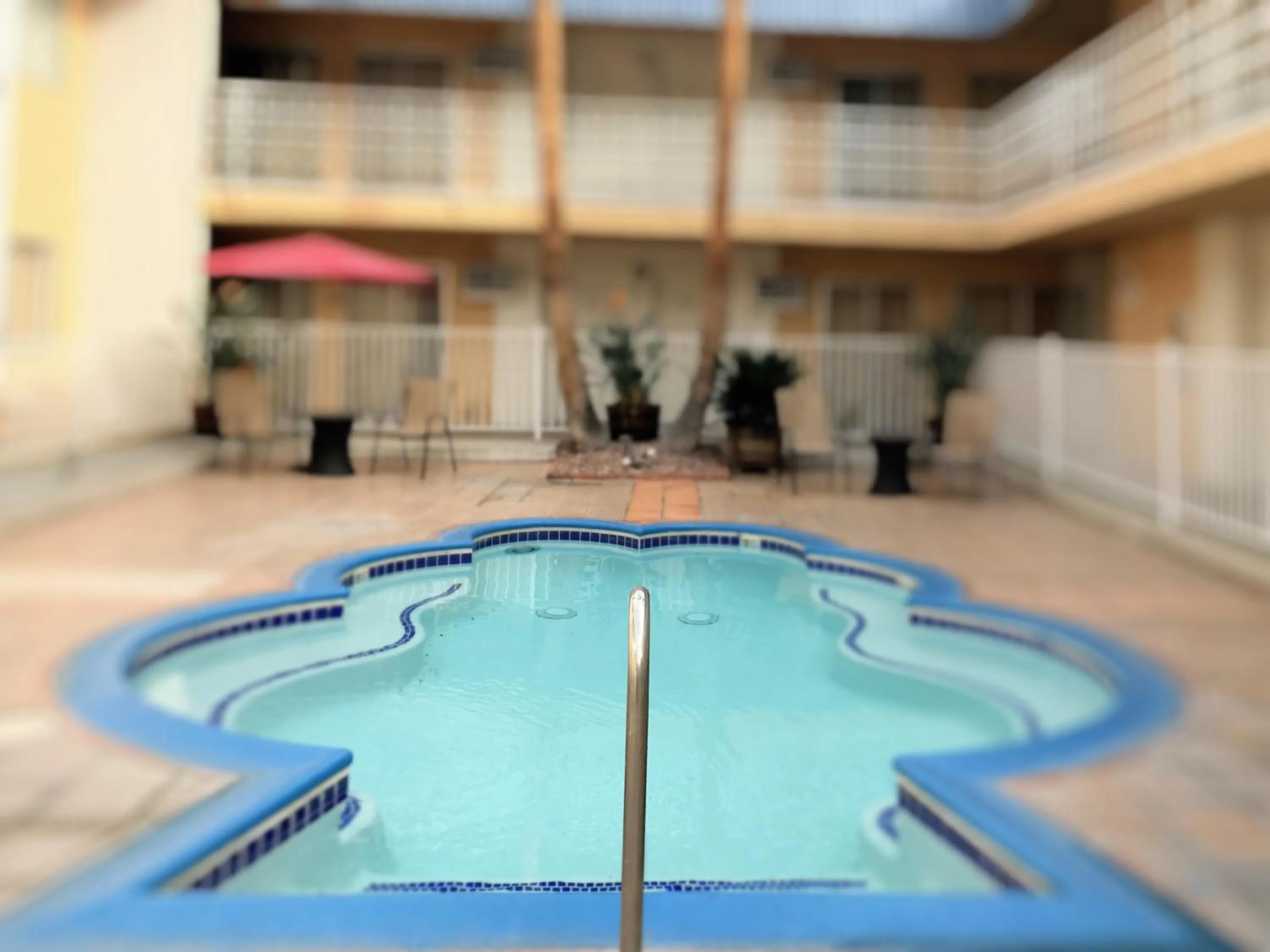 Hot Tub in Delos Reyes Palm Springs