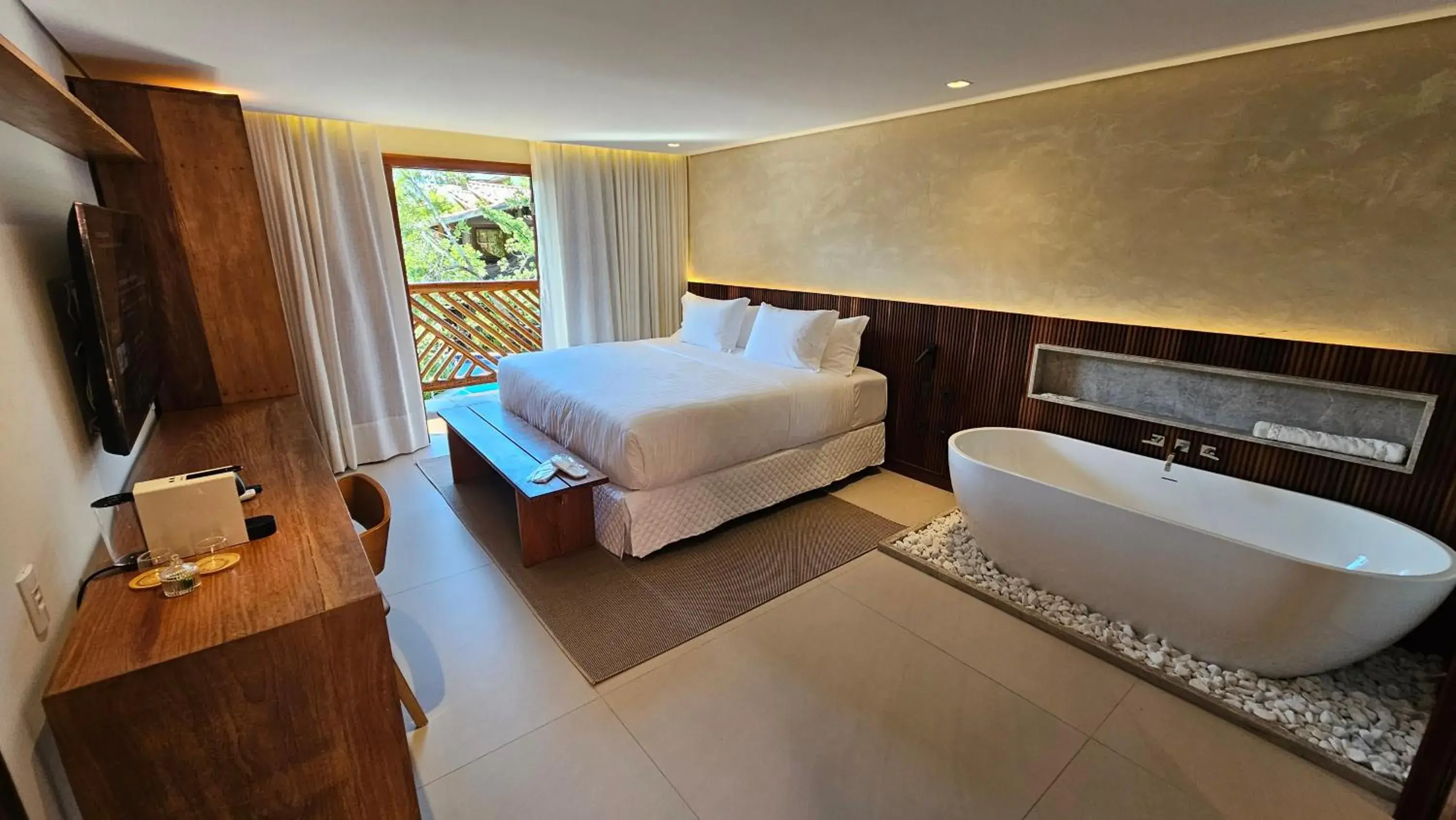 Deluxe Double Room with Bath in Pousada Casa do Forte Deluxe Double Room with Bath in Pousada Casa do Forte